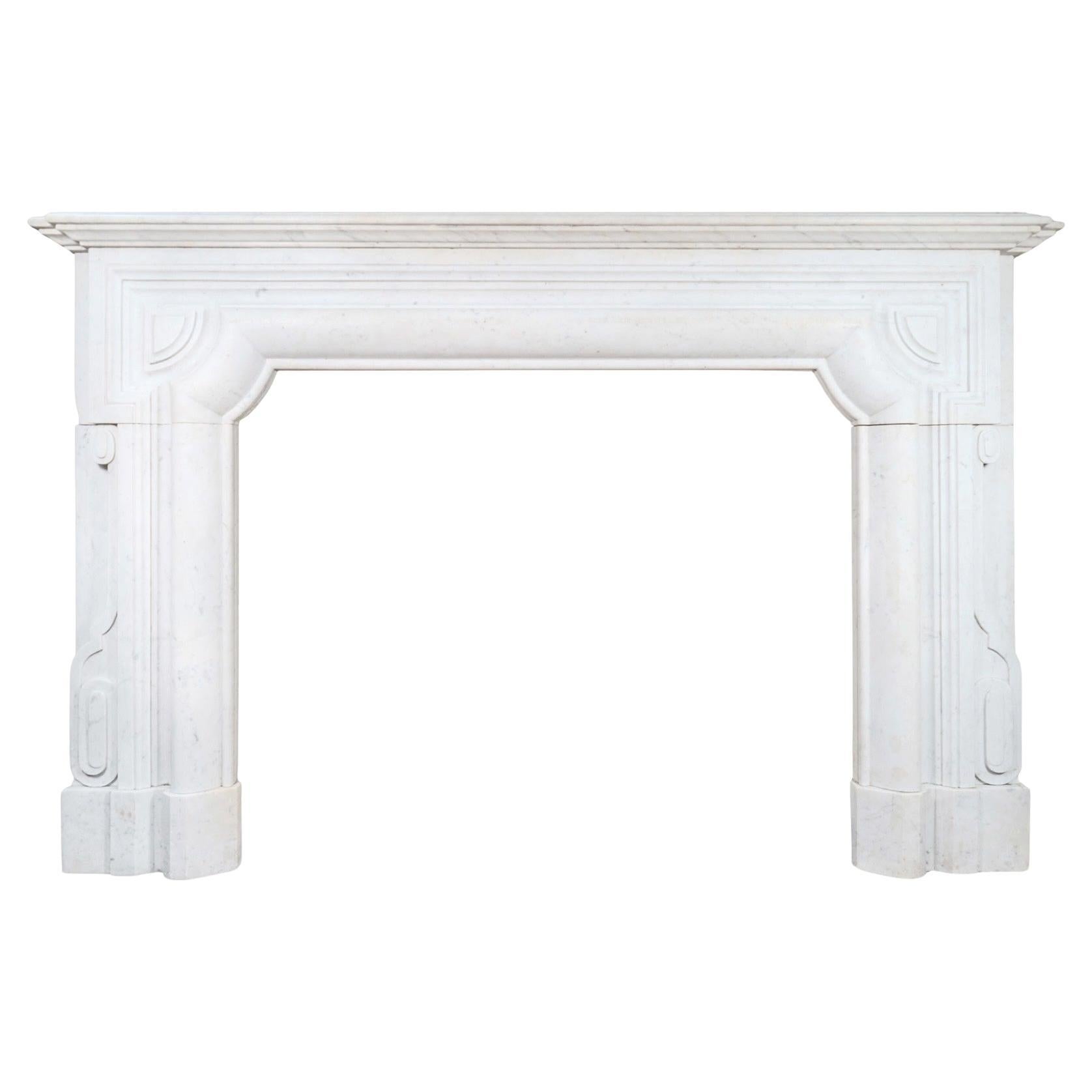 Antique French White Carrara Marble Mantel in vendita