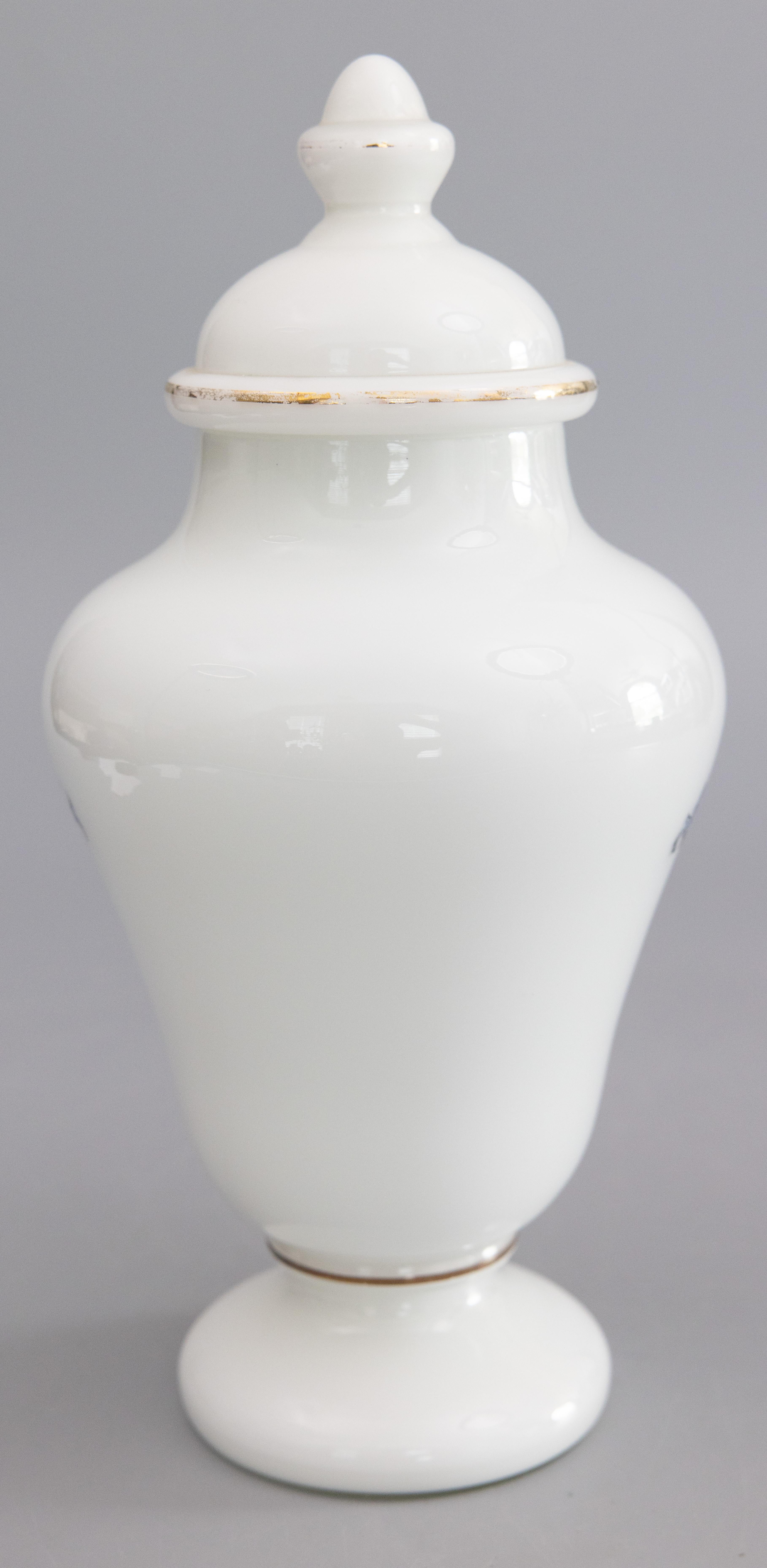 Antique French White Glass Lidded Apothecary Jar In Good Condition For Sale In Pearland, TX