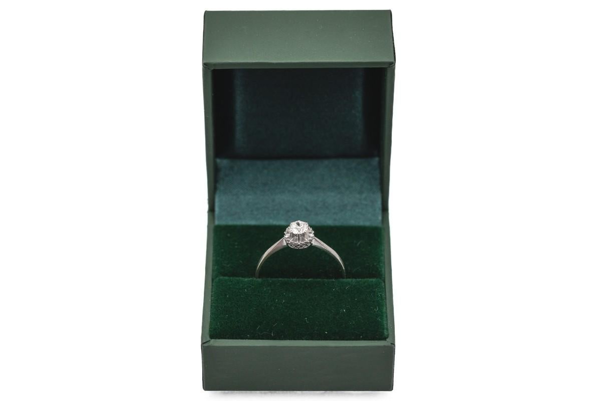 Anello francese antico in oro bianco con un diamante da 0,40 carati In condizioni buone in vendita a Chorzów, PL