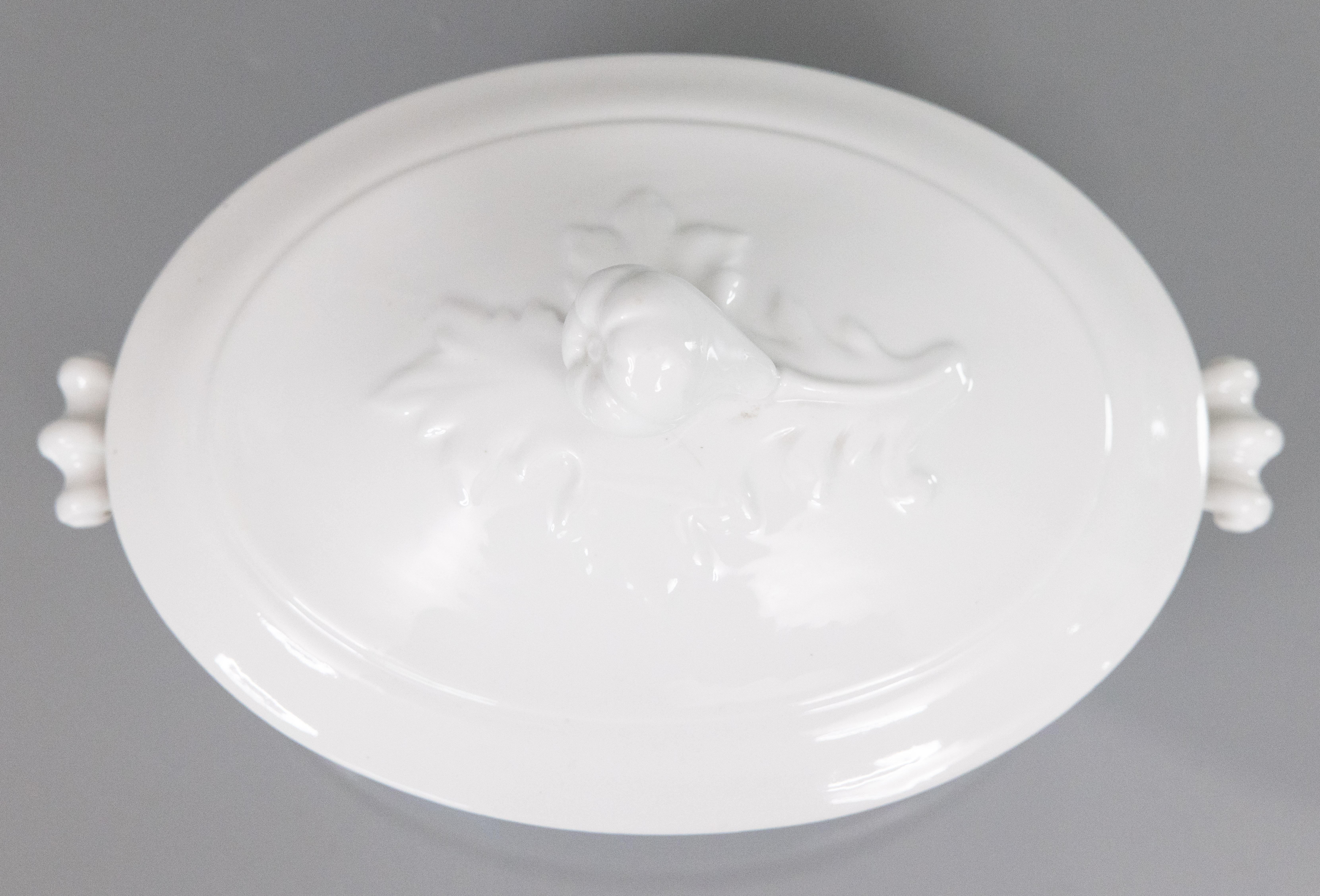 Antique French Sopera Ovalada con Tapa de Ironstone Blanco en Bueno estado para la venta en Pearland, TX