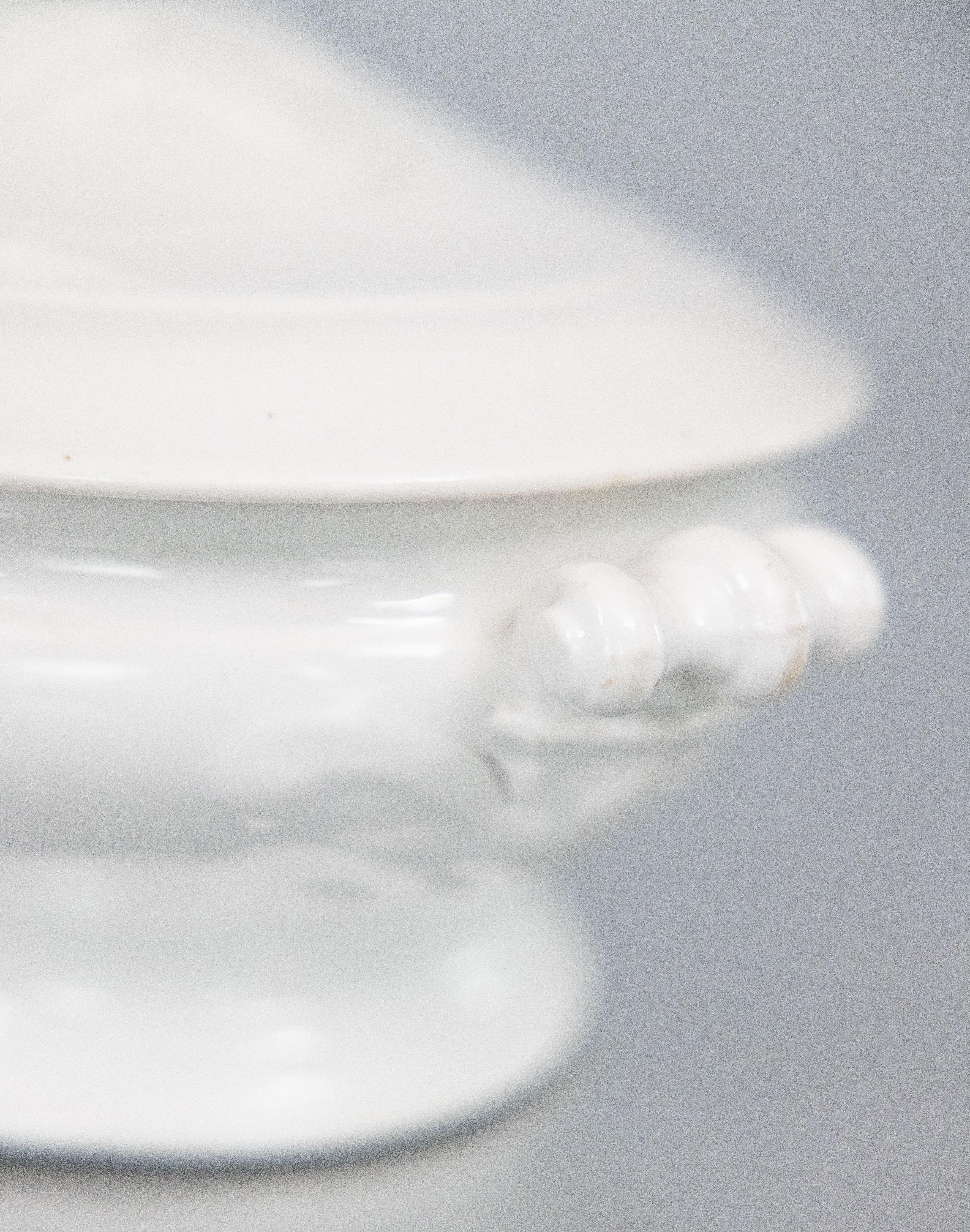 Antique French Sopera Ovalada con Tapa de Ironstone Blanco en venta 1