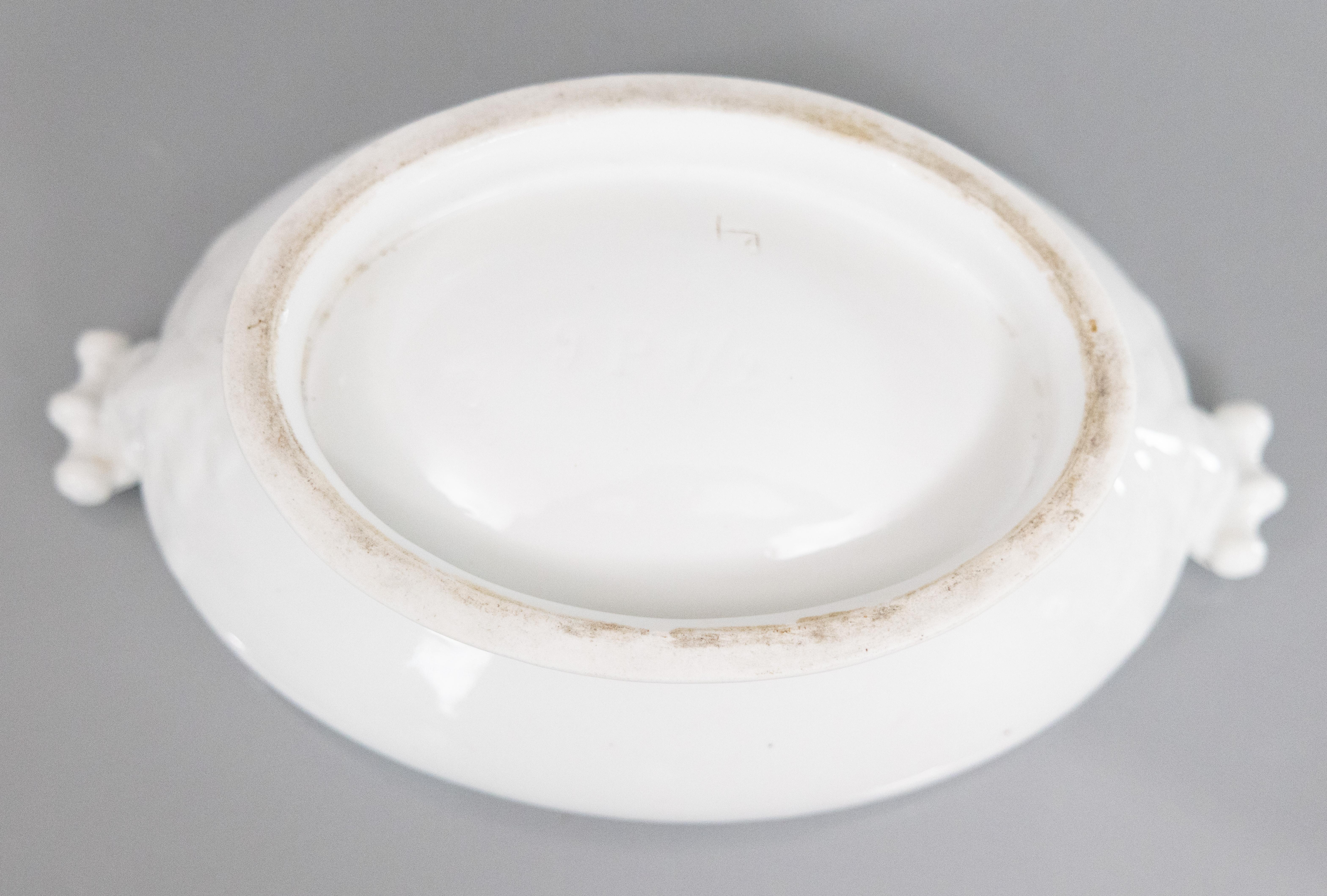 Antique French Sopera Ovalada con Tapa de Ironstone Blanco en venta 2