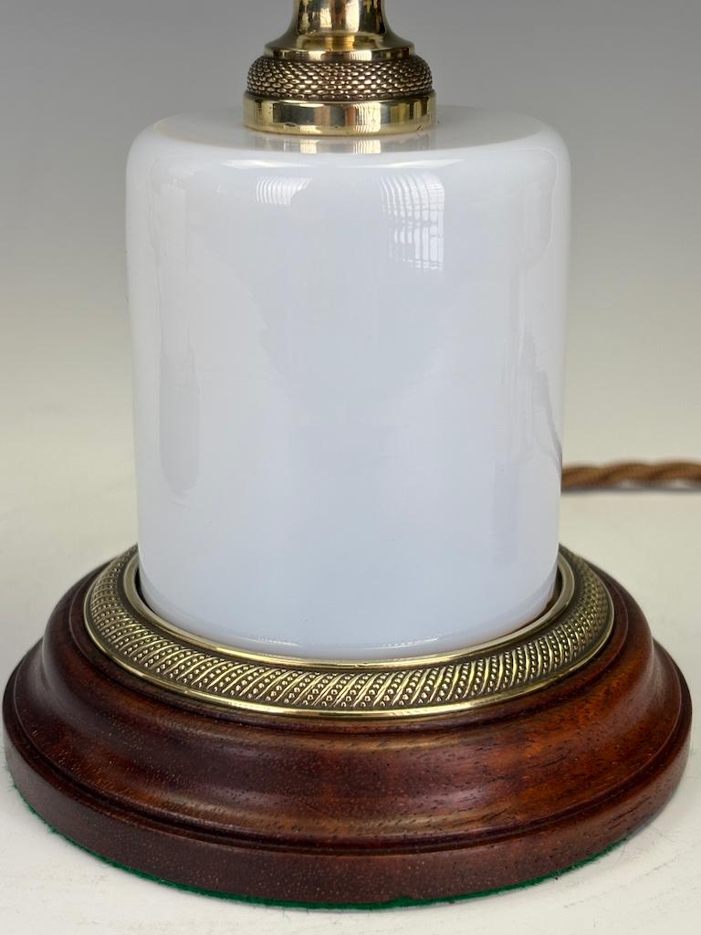 Antique French White Opaline Glass Médicis Table Lamps For Sale 7
