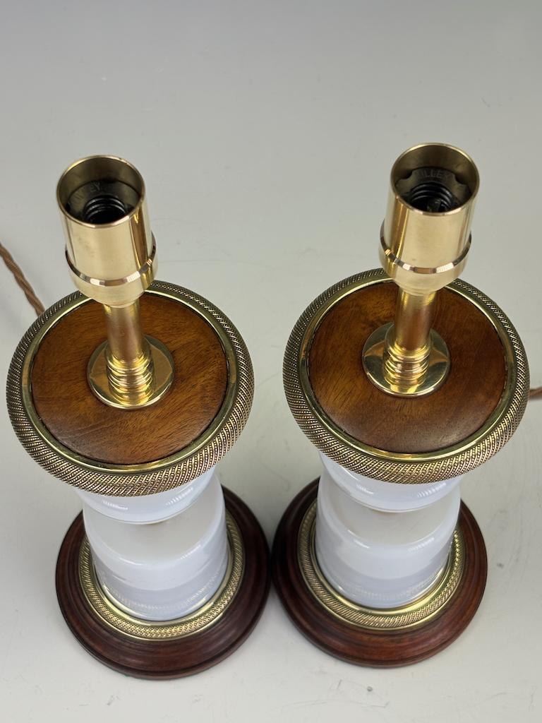 Antique French White Opaline Glass Médicis Table Lamps For Sale 14