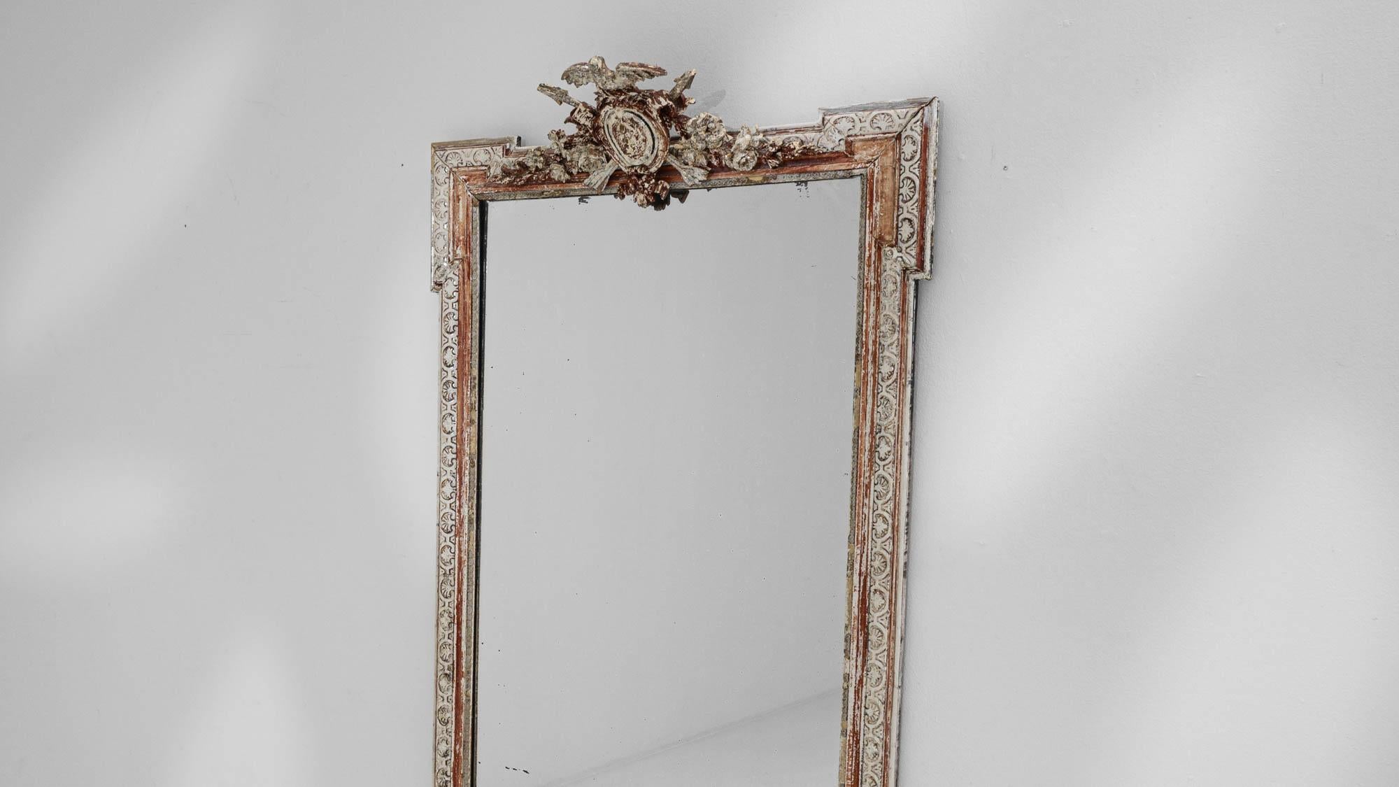 Miroir français ancien en bois patiné blanc 2