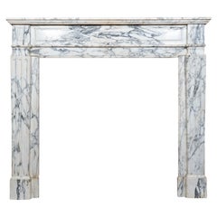 Repisa de mármol blanco veteado de Carrara Antique French