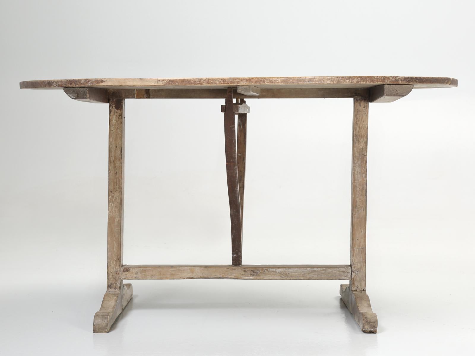 Antique French Wine Tasting Table in Its Original Finish In Good Condition In Chicago, IL