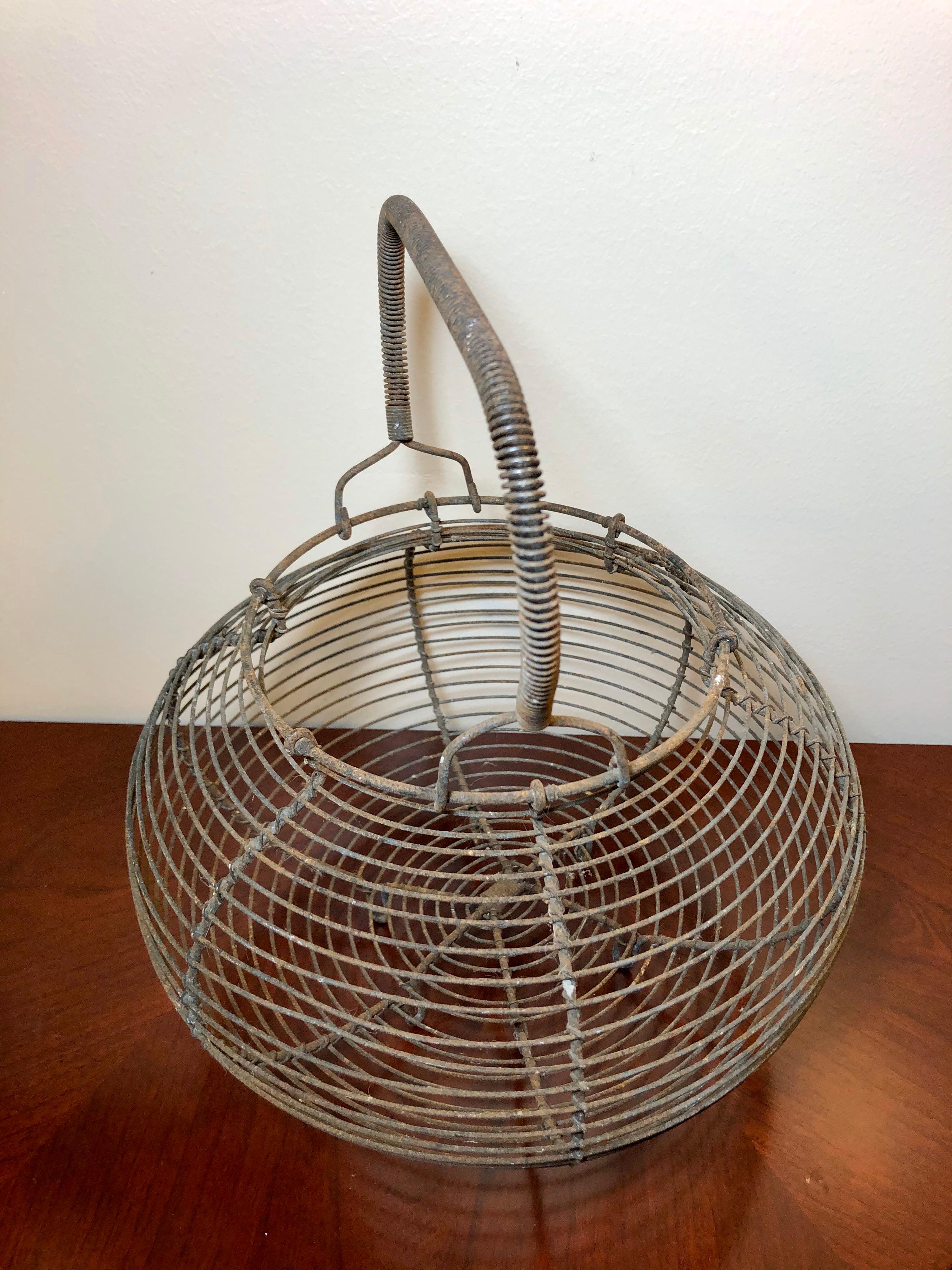 Antique French Wire Egg Decorative Basket with Handle, Late 1800s For Sale 2