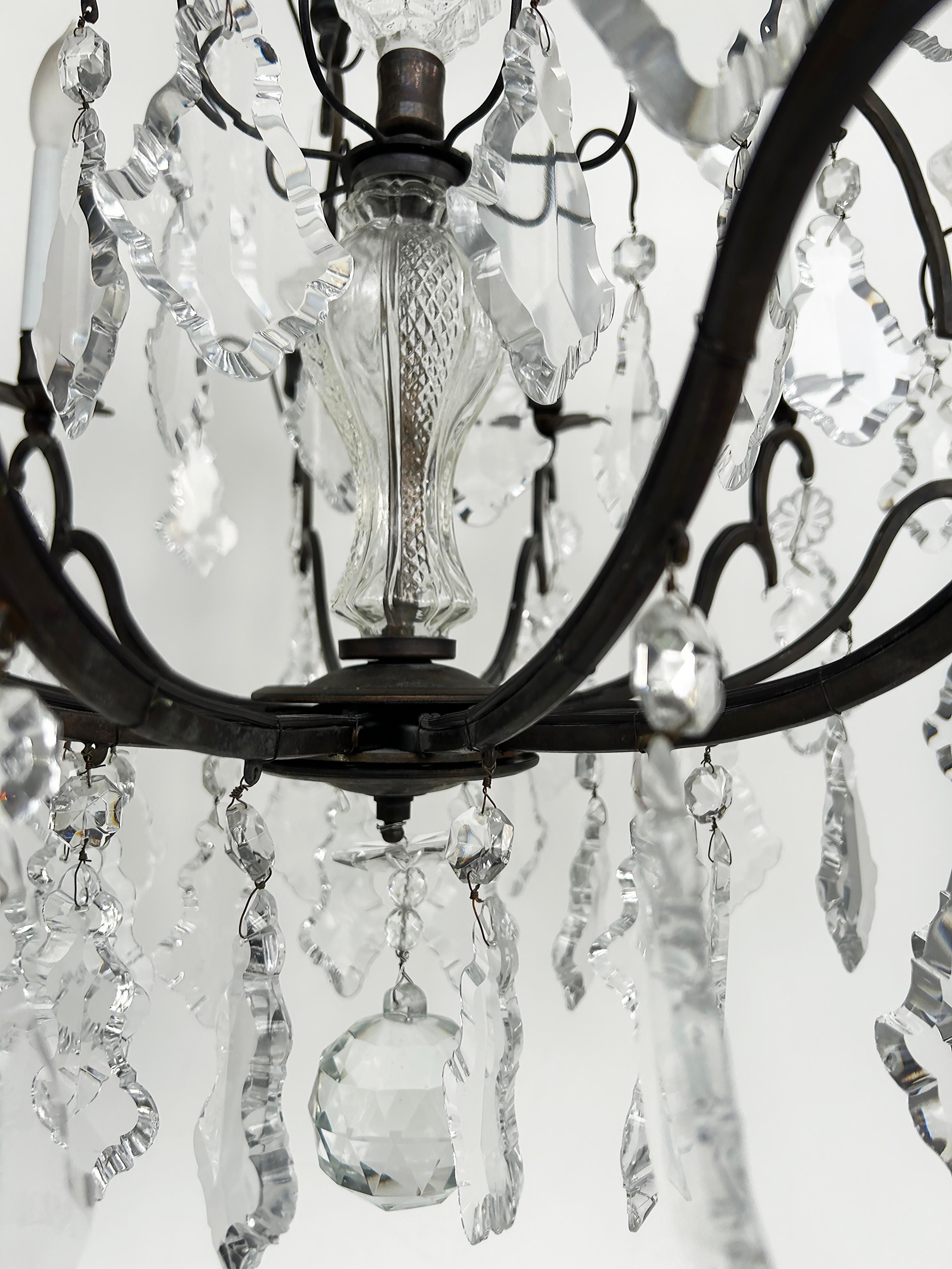 19th-Century French Louis XV Style Bronze Chandelier with Cut Crystal For Sale 1