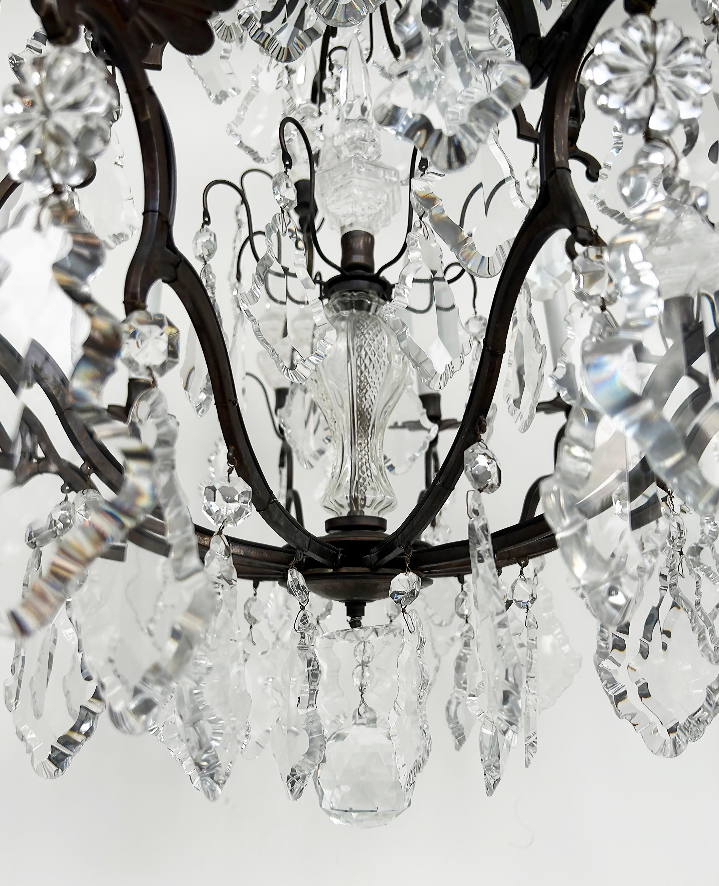 19th-Century French Louis XV Style Bronze Chandelier with Cut Crystal For Sale 3