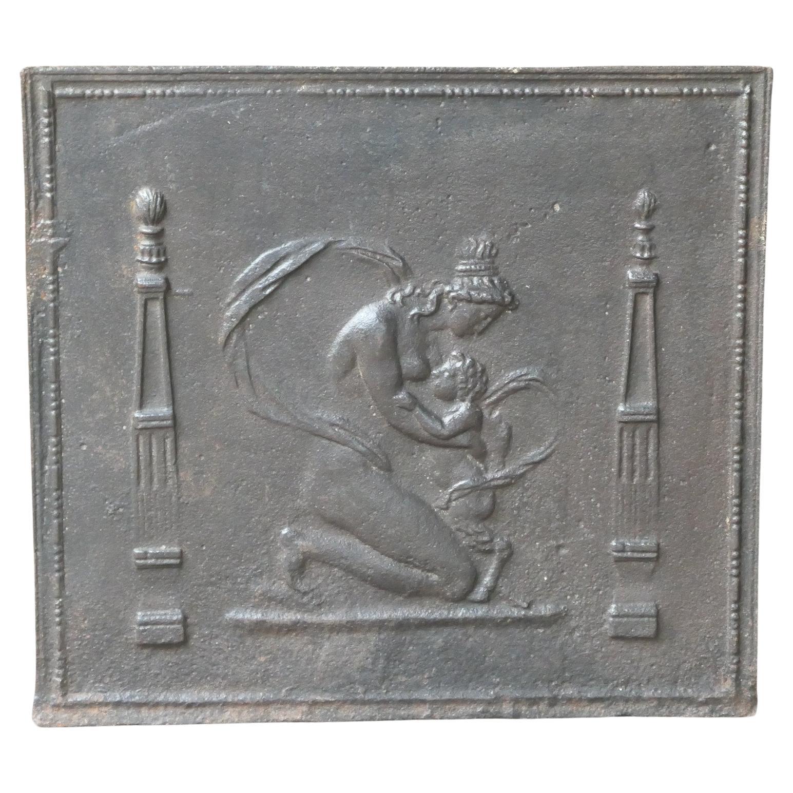 Plaque de cheminée française ancienne Femme avec Cupidon, 18e-19e siècle