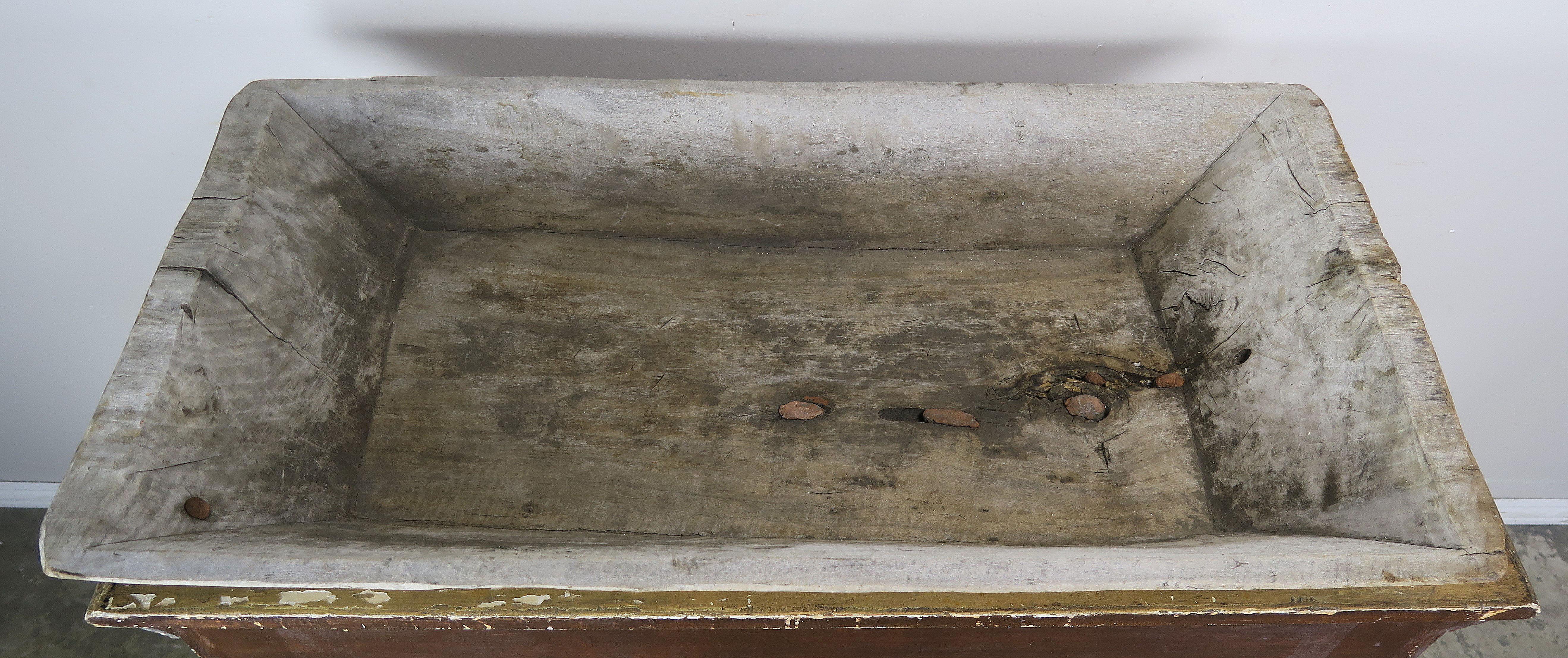 Antique French Wood Dough Bowl, circa 1900s In Distressed Condition In Los Angeles, CA