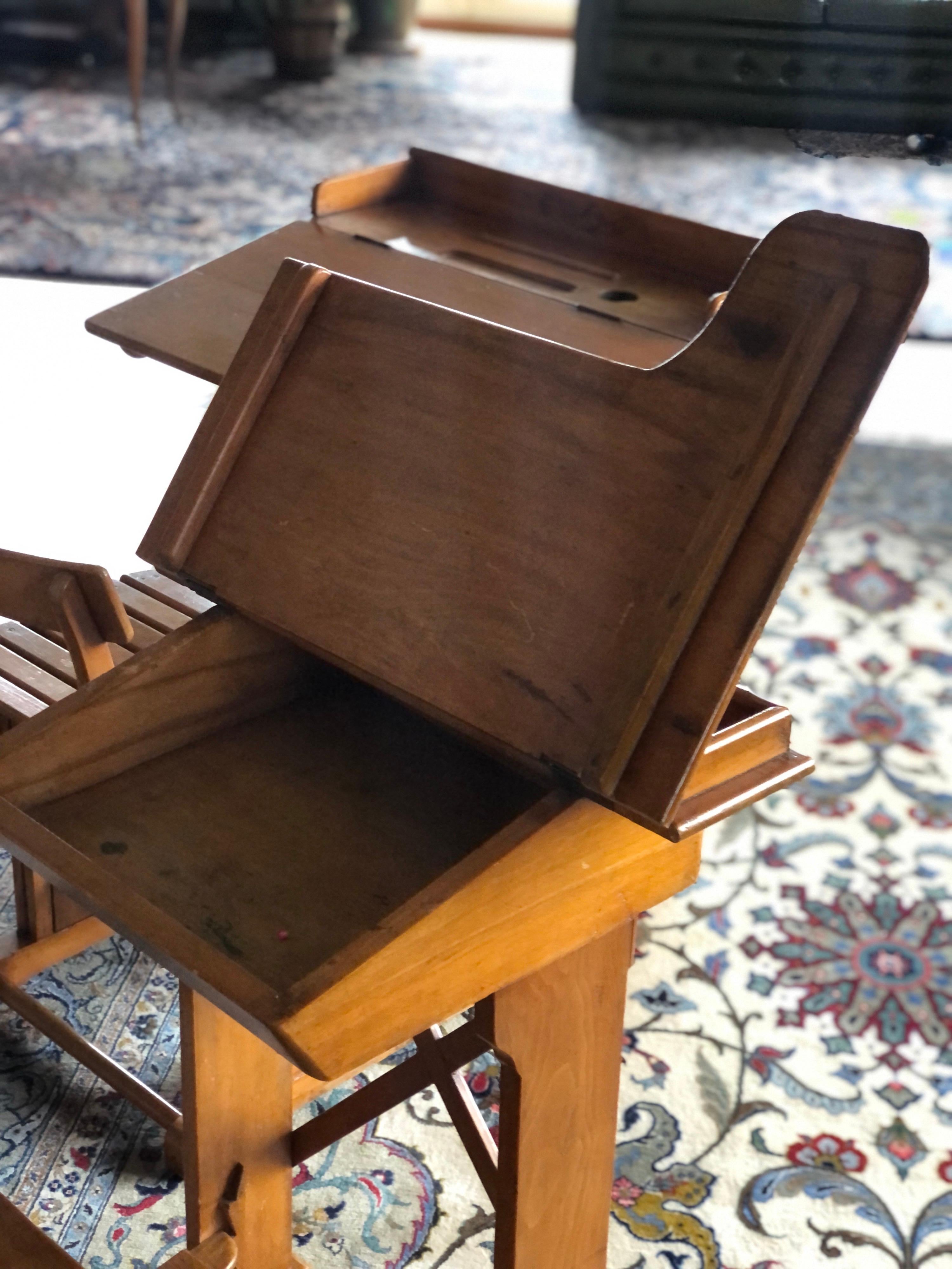 Antike französische Kinderschreibtische aus Holz, Schreibtische und verstellbare Sitze im Angebot 2