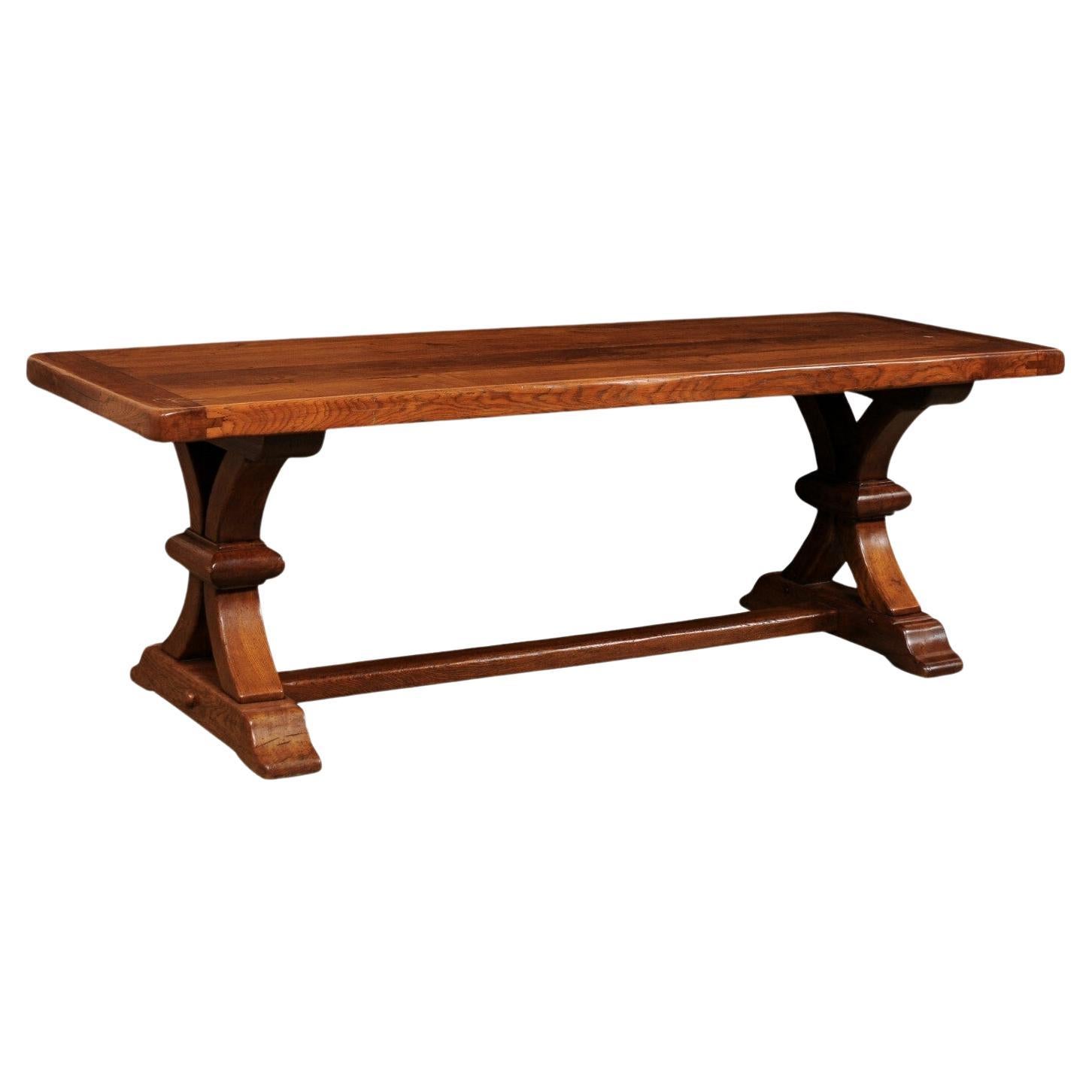 Ancienne table à manger en bois français avec pieds à tréteaux joliment sculptés, 7+ Ft de long