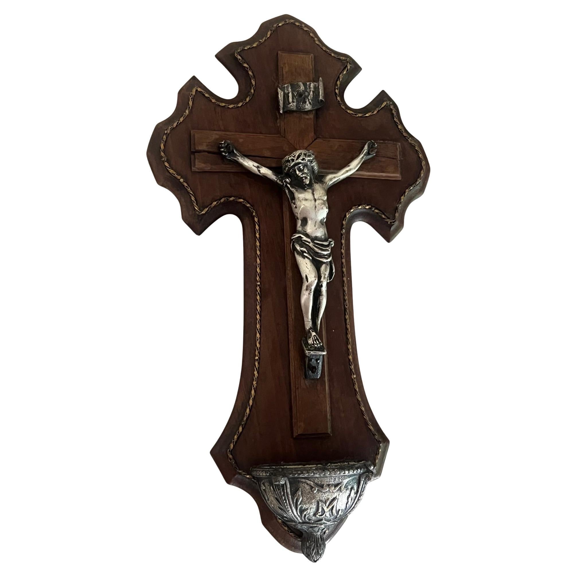 Antique French Crocifisso in legno, metallo misto e ottone in vendita