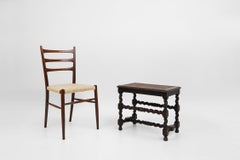Antiguo taburete francés de madera con tapa de ratán, ca. 1880