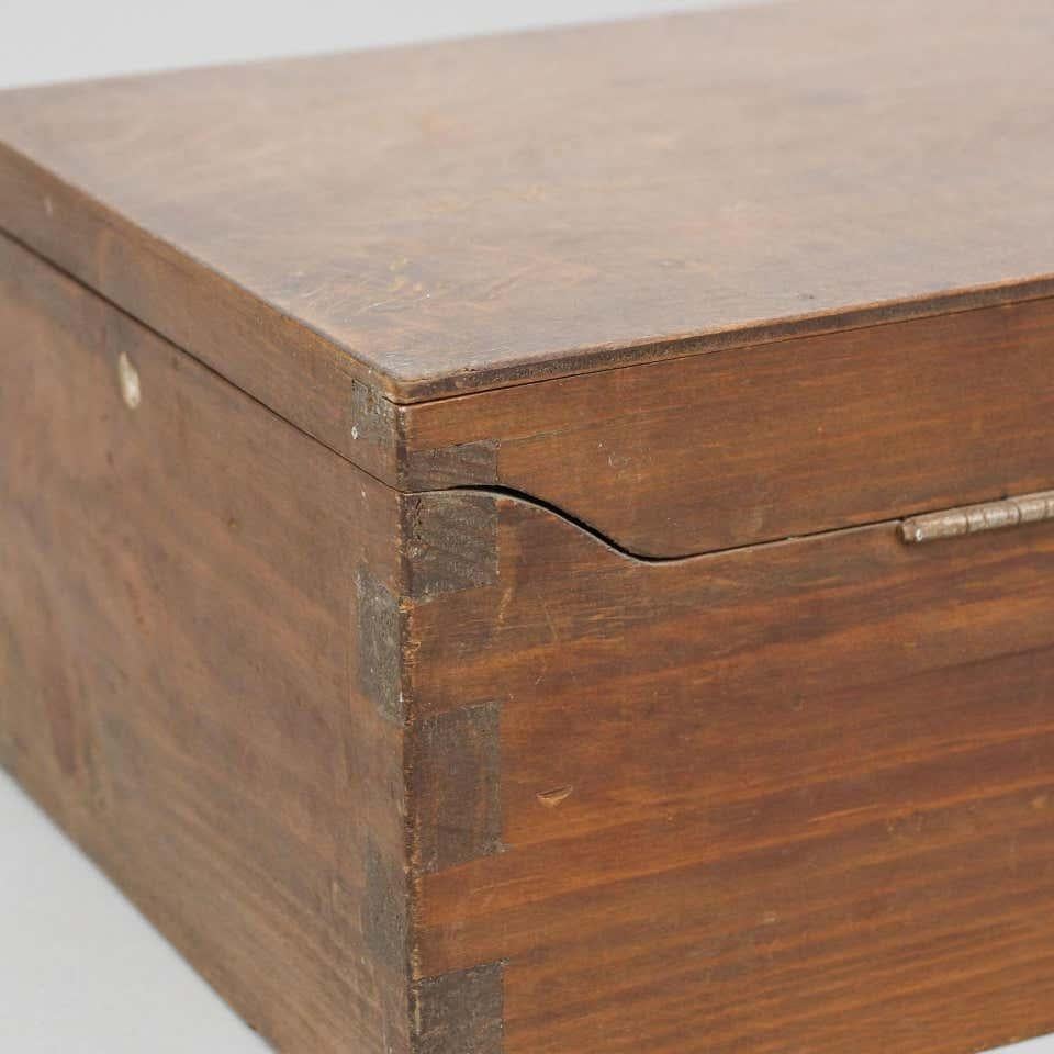 Antiguo cajón baúl francés de madera, circa 1930 11
