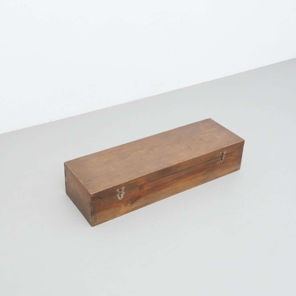 Antiguo cajón baúl francés de madera, circa 1930 Moderno de mediados de siglo