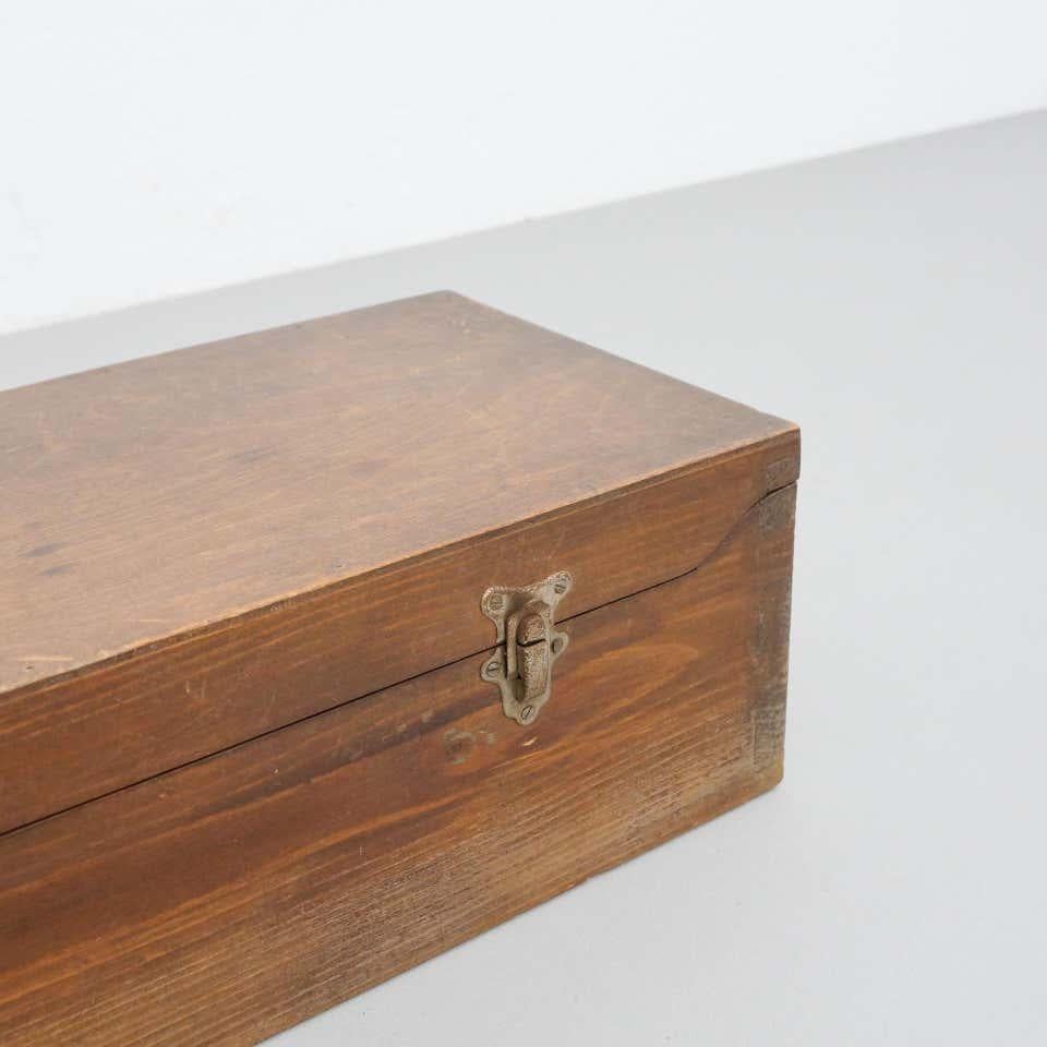 Antiguo cajón baúl francés de madera, circa 1930 mediados del siglo XX