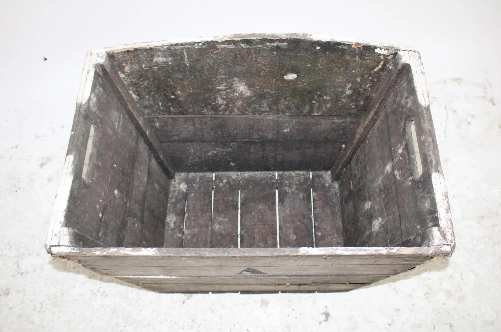 Antique French del XIX secolo, cassa da vino in legno con maniglie. Contrassegni 