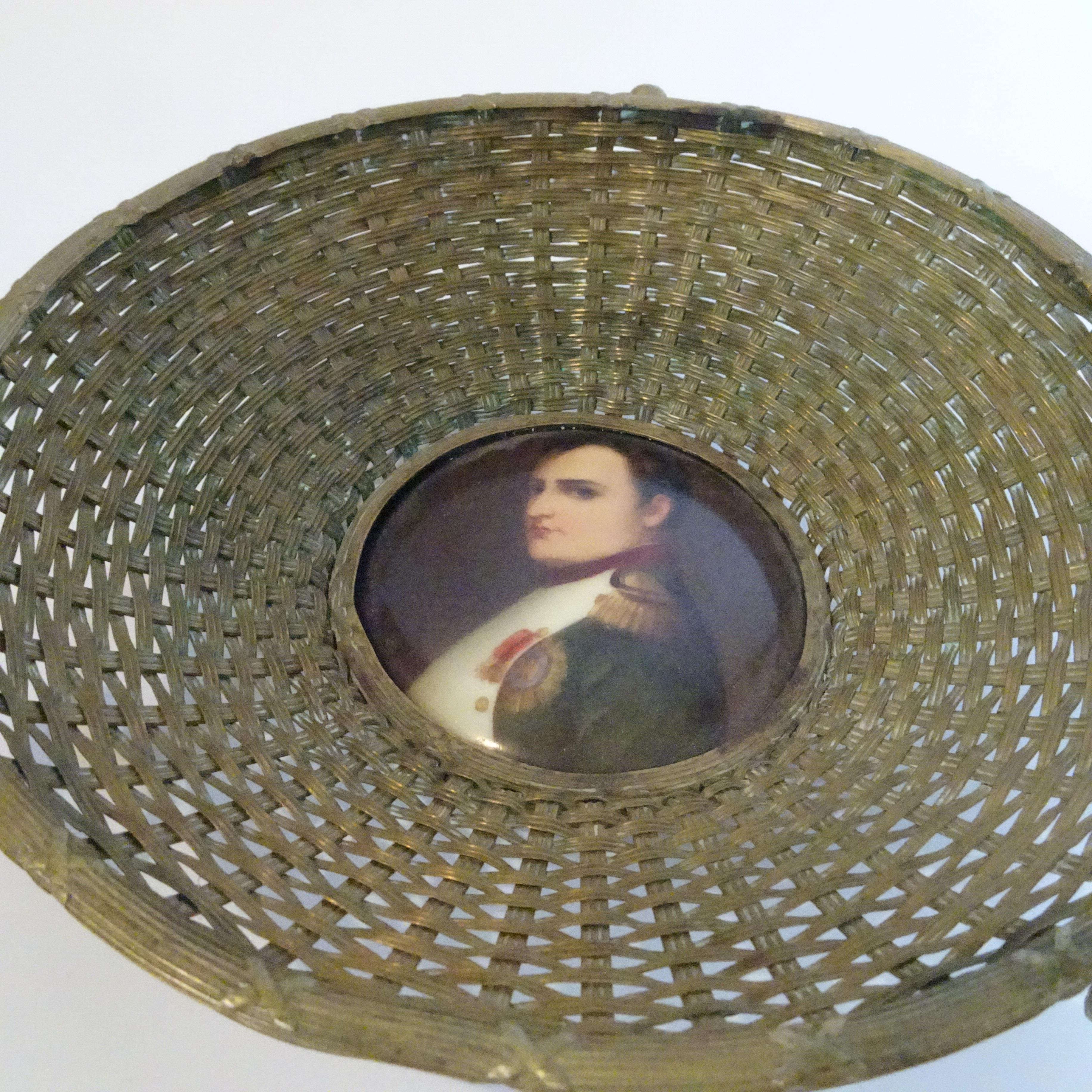 Antique French Woven Basket with Portrait of Napoleon In Good Condition For Sale In Nashville, TN