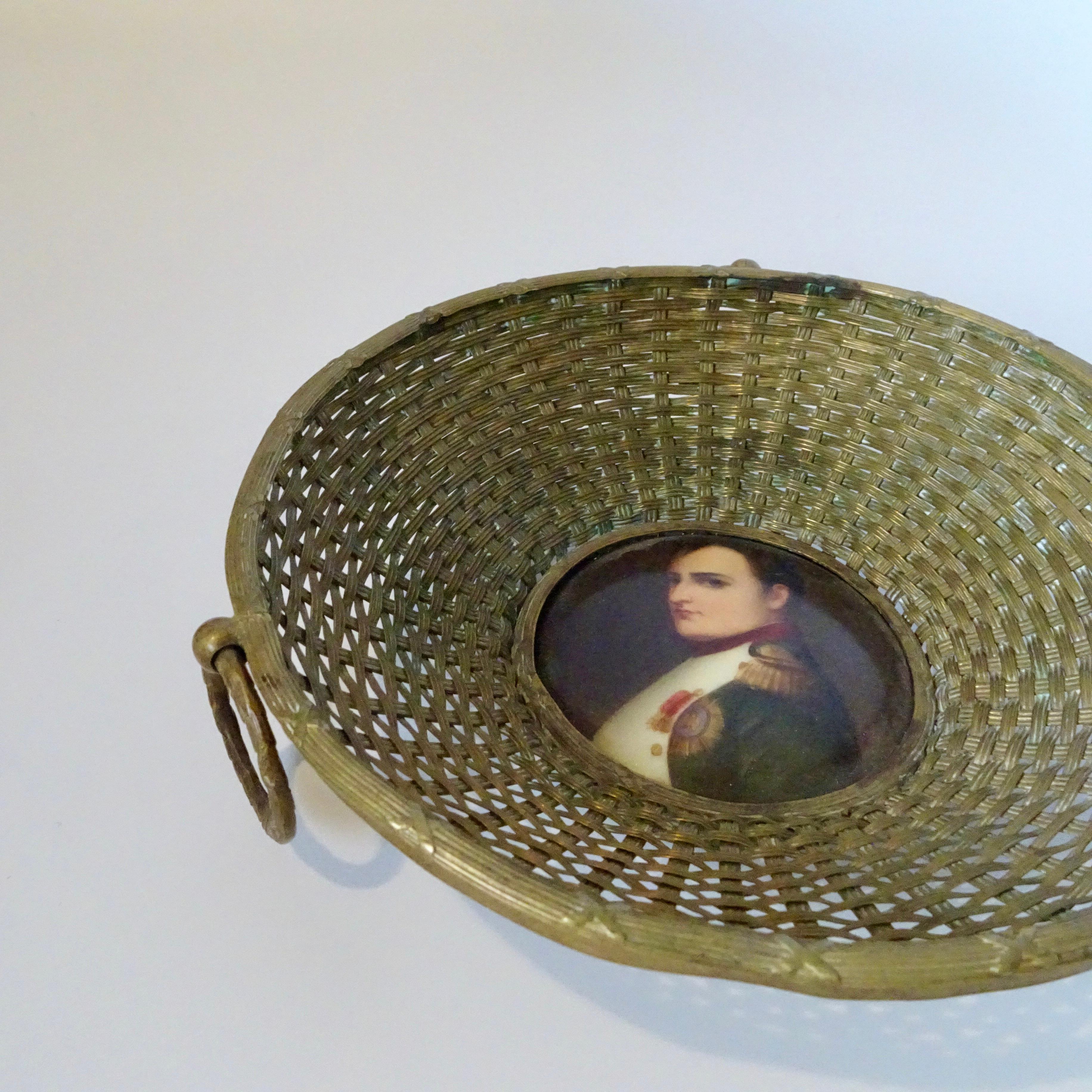 Antique French Woven Basket with Portrait of Napoleon For Sale 1