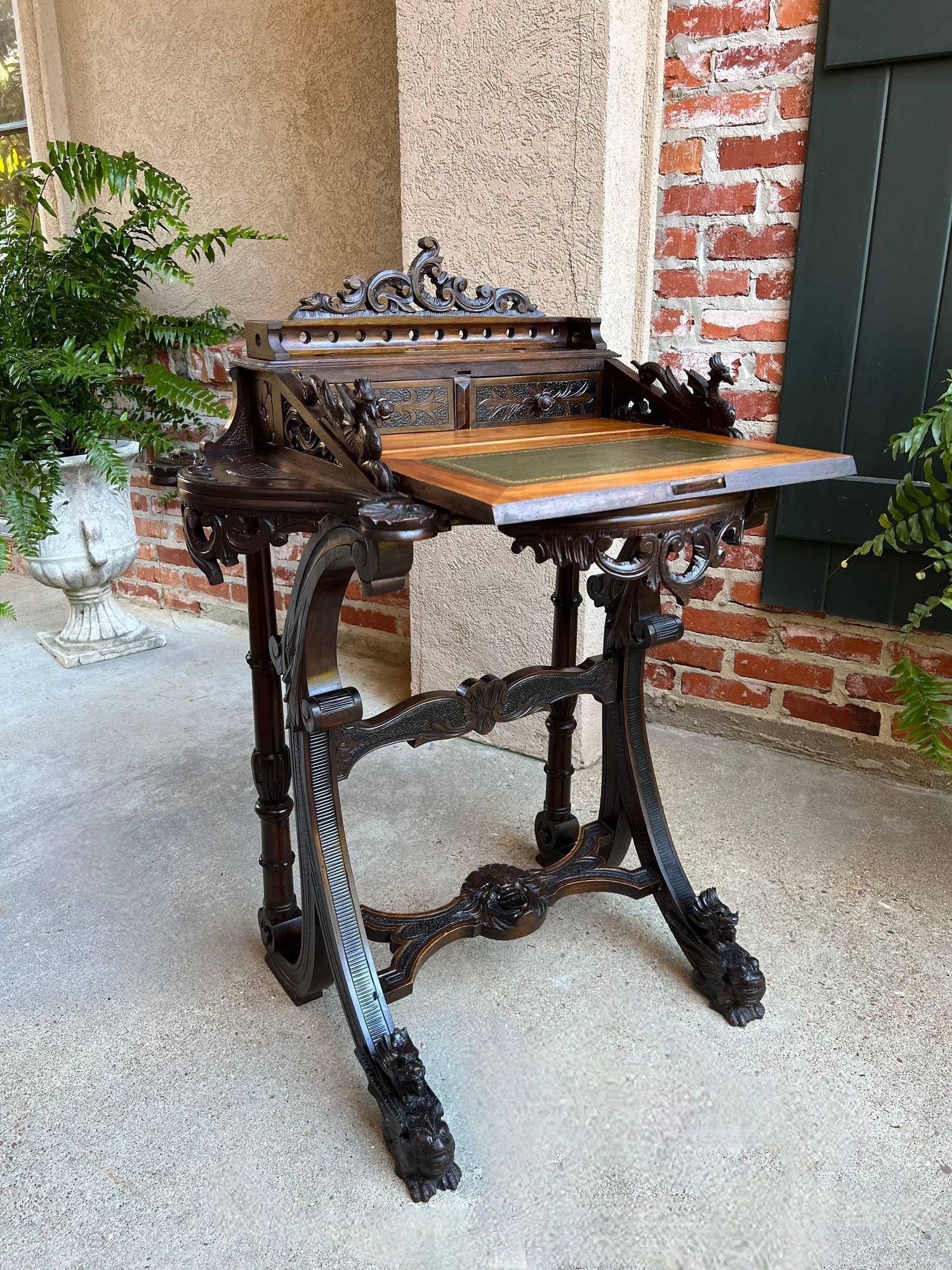 Antiker französischer Schreibtisch-Sekretär Louis XV.-Sekretär aus geschnitzter Eiche, Renaissance um 1890 (Handgeschnitzt) im Angebot