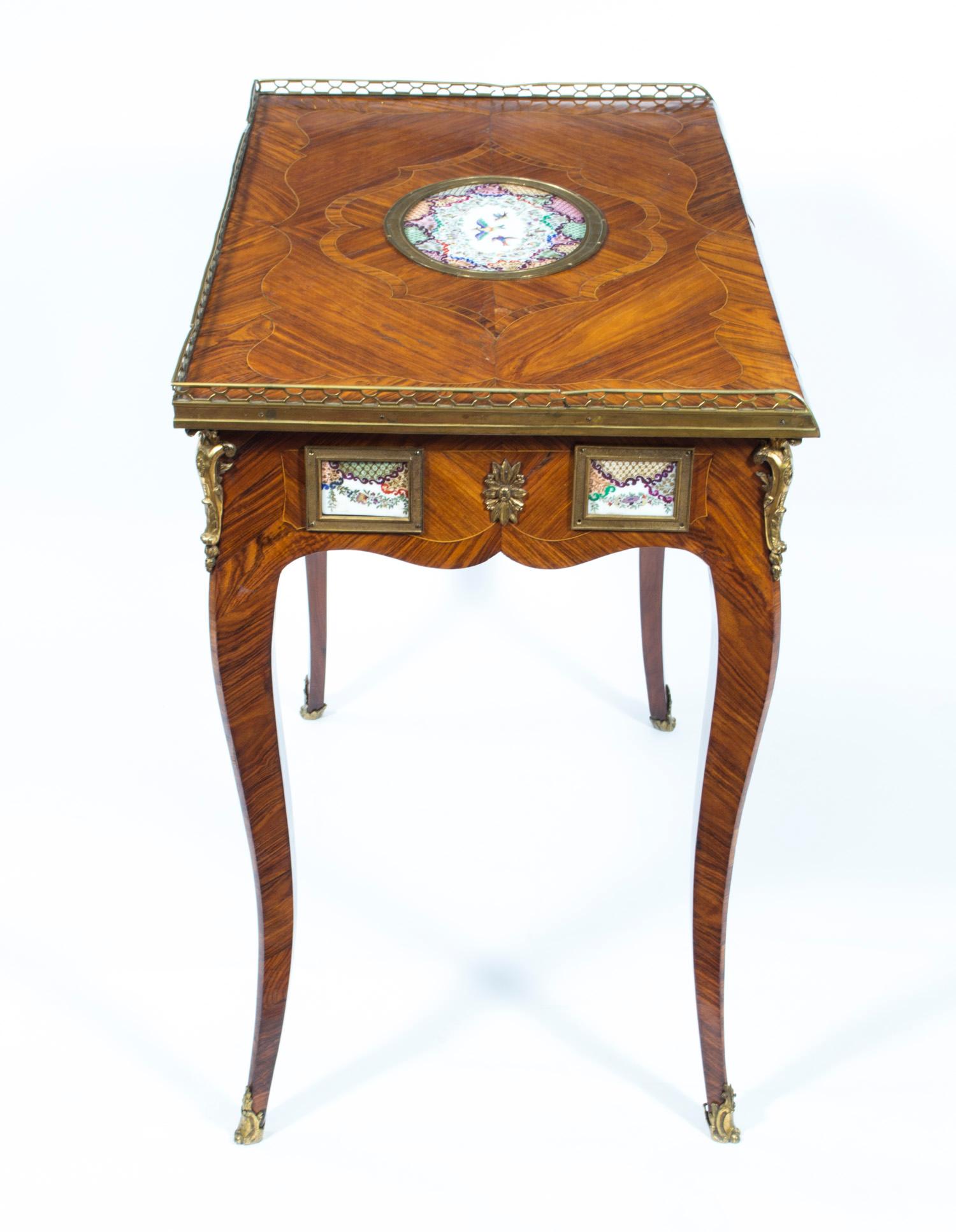 Antique French Mesa auxiliar de escritura Placas de porcelana Siglo XVIII en venta 8