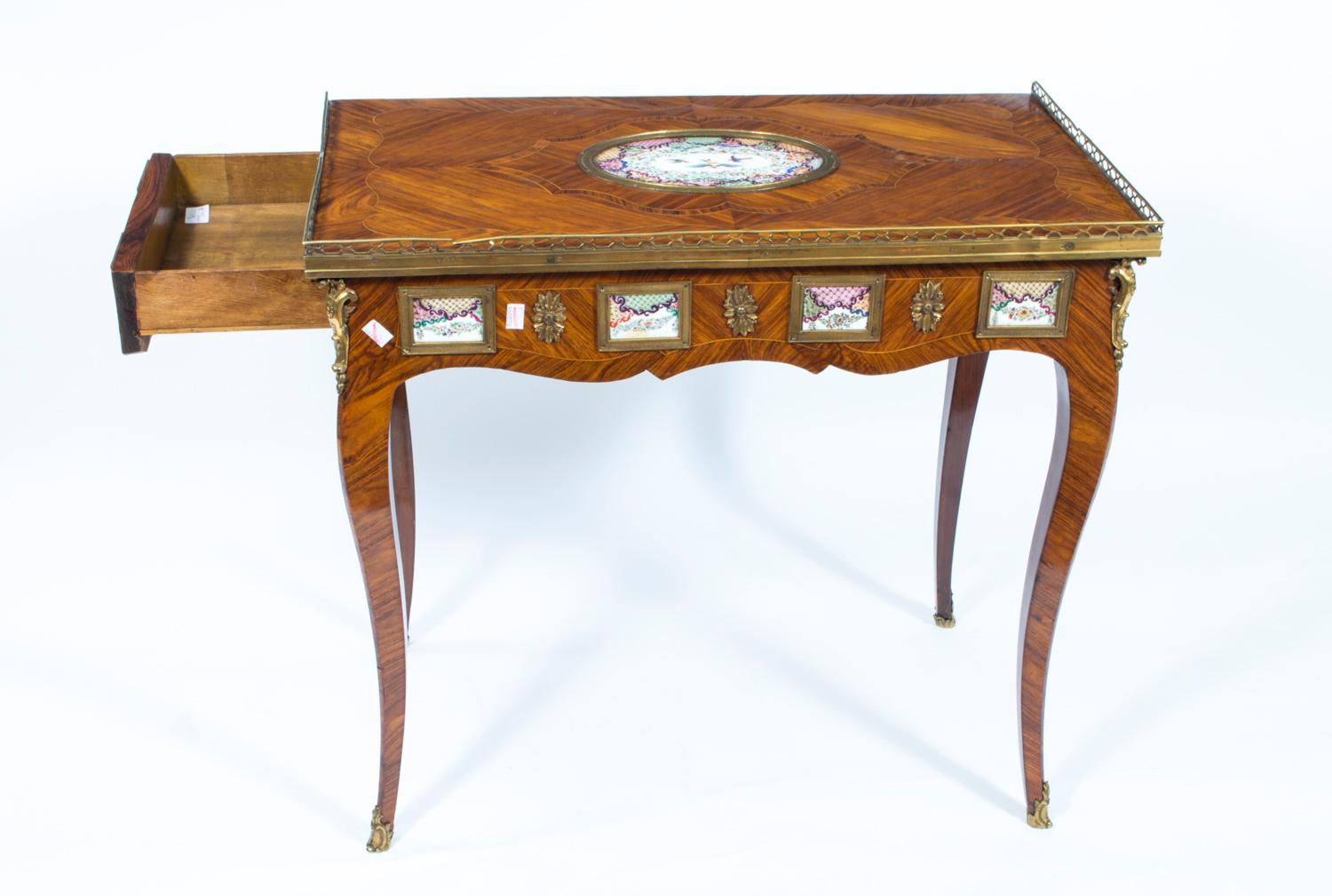 Antique French Mesa auxiliar de escritura Placas de porcelana Siglo XVIII en venta 12