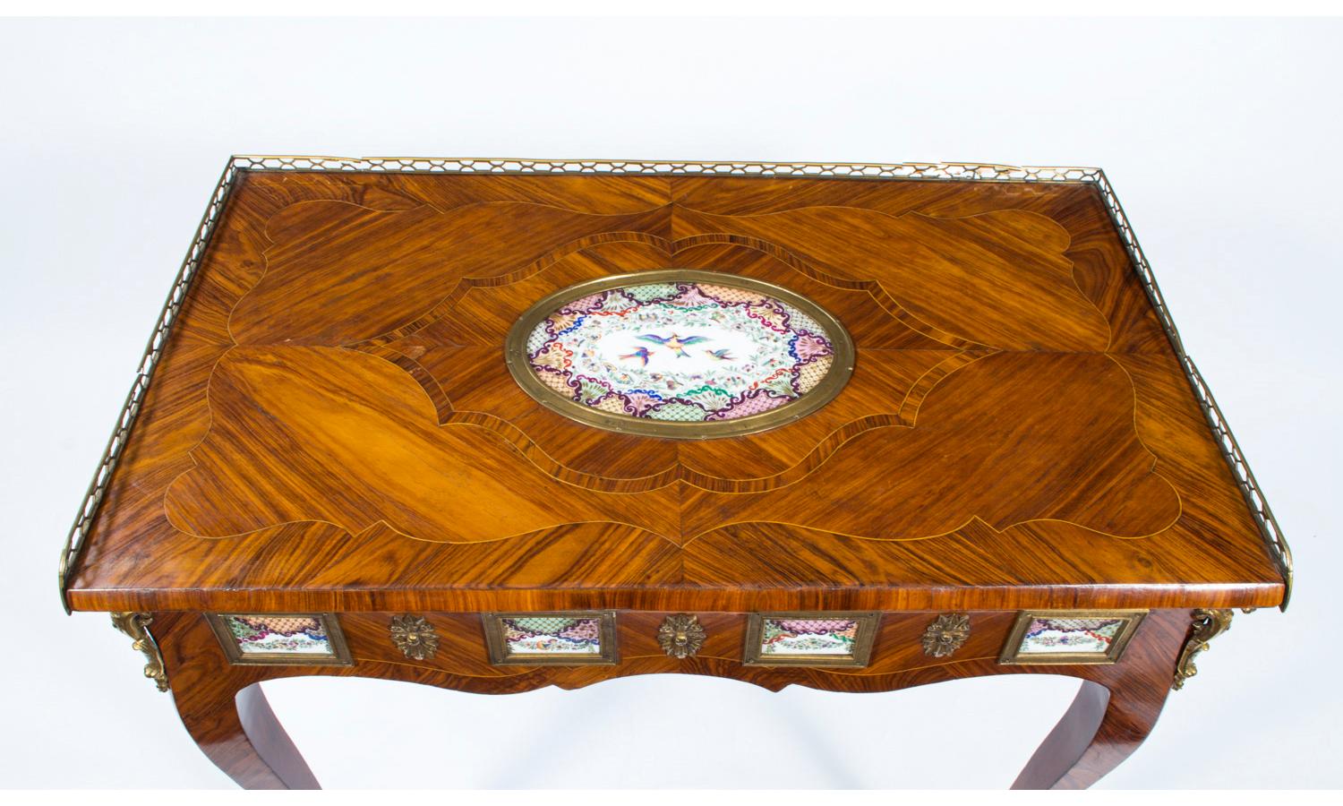Antique French Mesa auxiliar de escritura Placas de porcelana Siglo XVIII en Bueno estado para la venta en London, GB