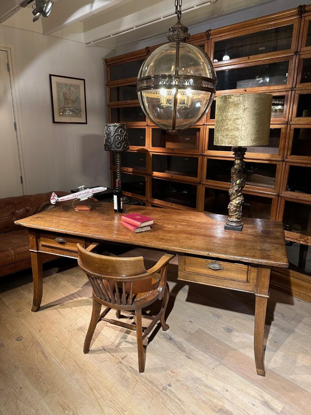 Table à écrire française ancienne en vente 4