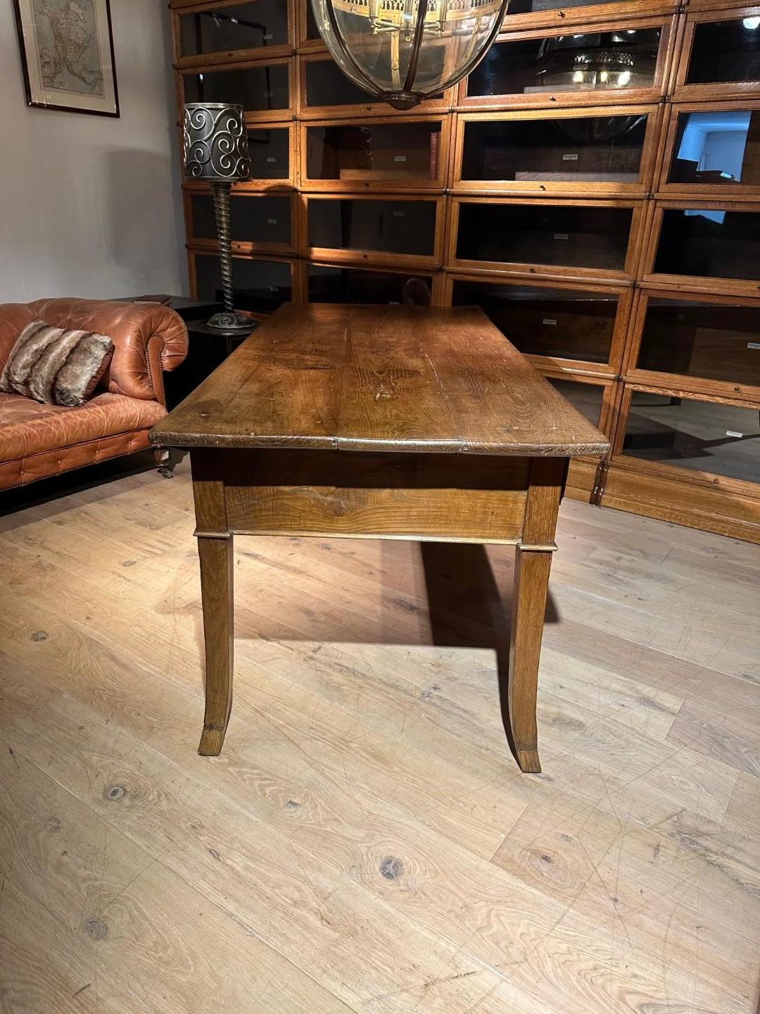 Table à écrire française ancienne en vente 5