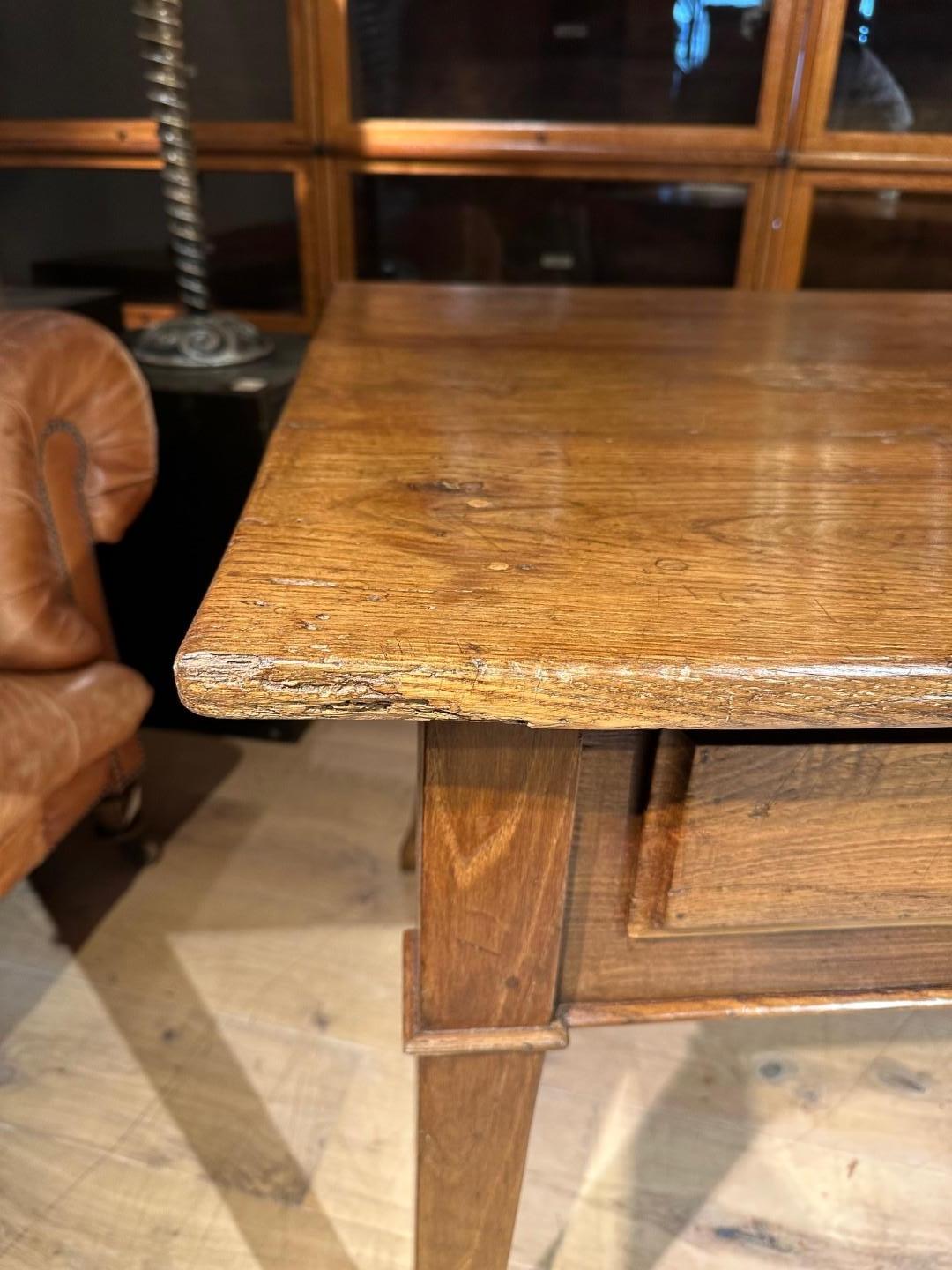 Table à écrire française ancienne en vente 10
