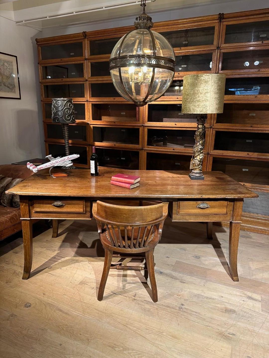 Table à écrire française ancienne en vente 3