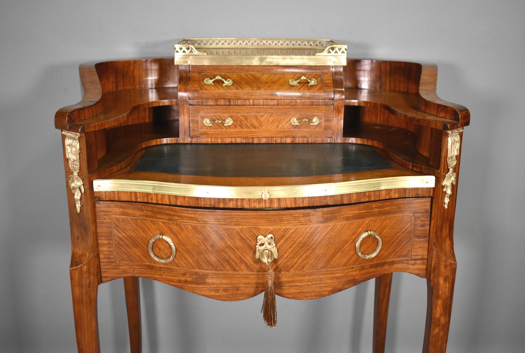 Antique French Writing Table Transition Style Louis XV – Louis XVI In Good Condition For Sale In SAINTE-COLOMBE, FR