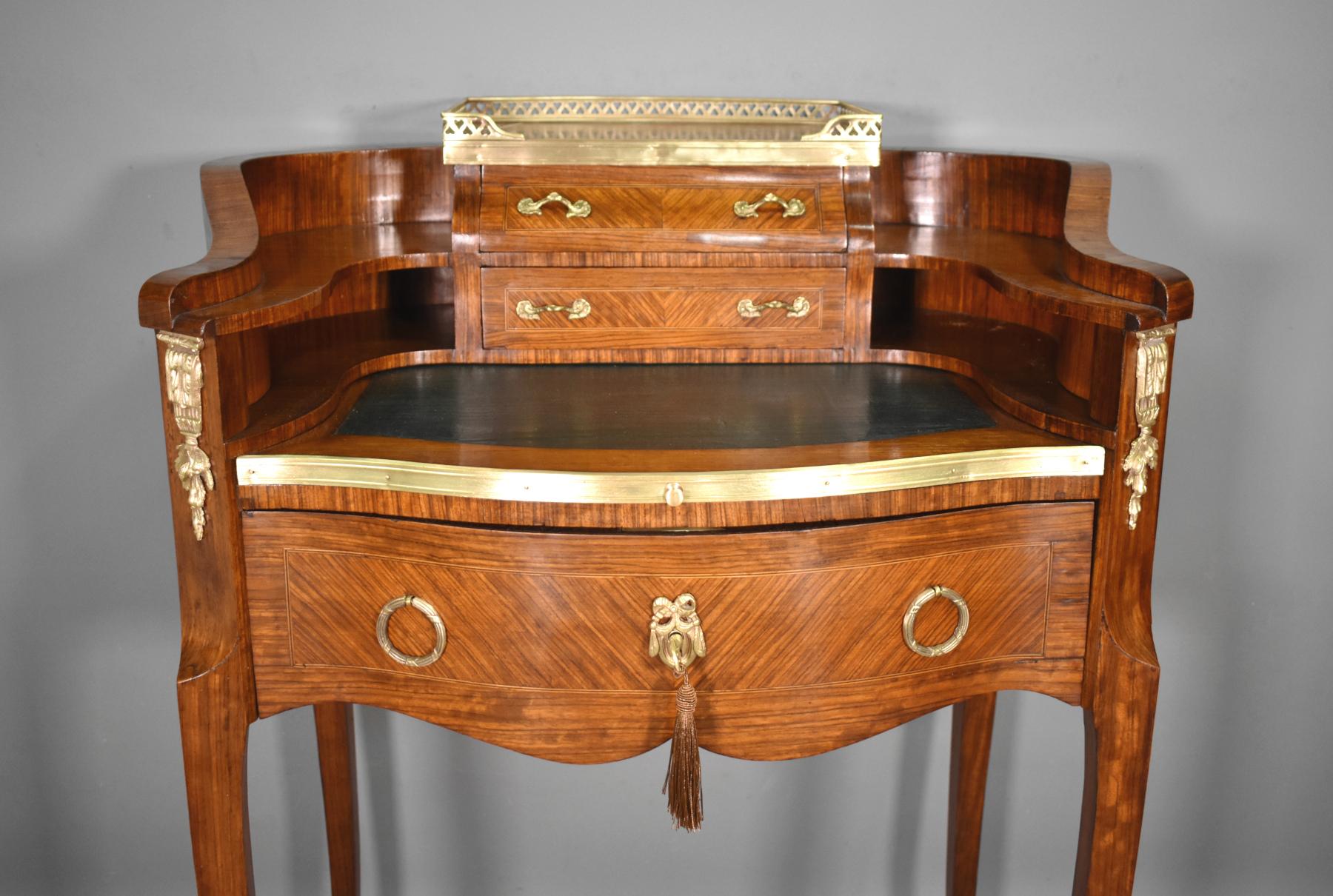 Antique French Writing Table Transition Style Louis XV – Louis XVI In Good Condition In SAINTE-COLOMBE, FR