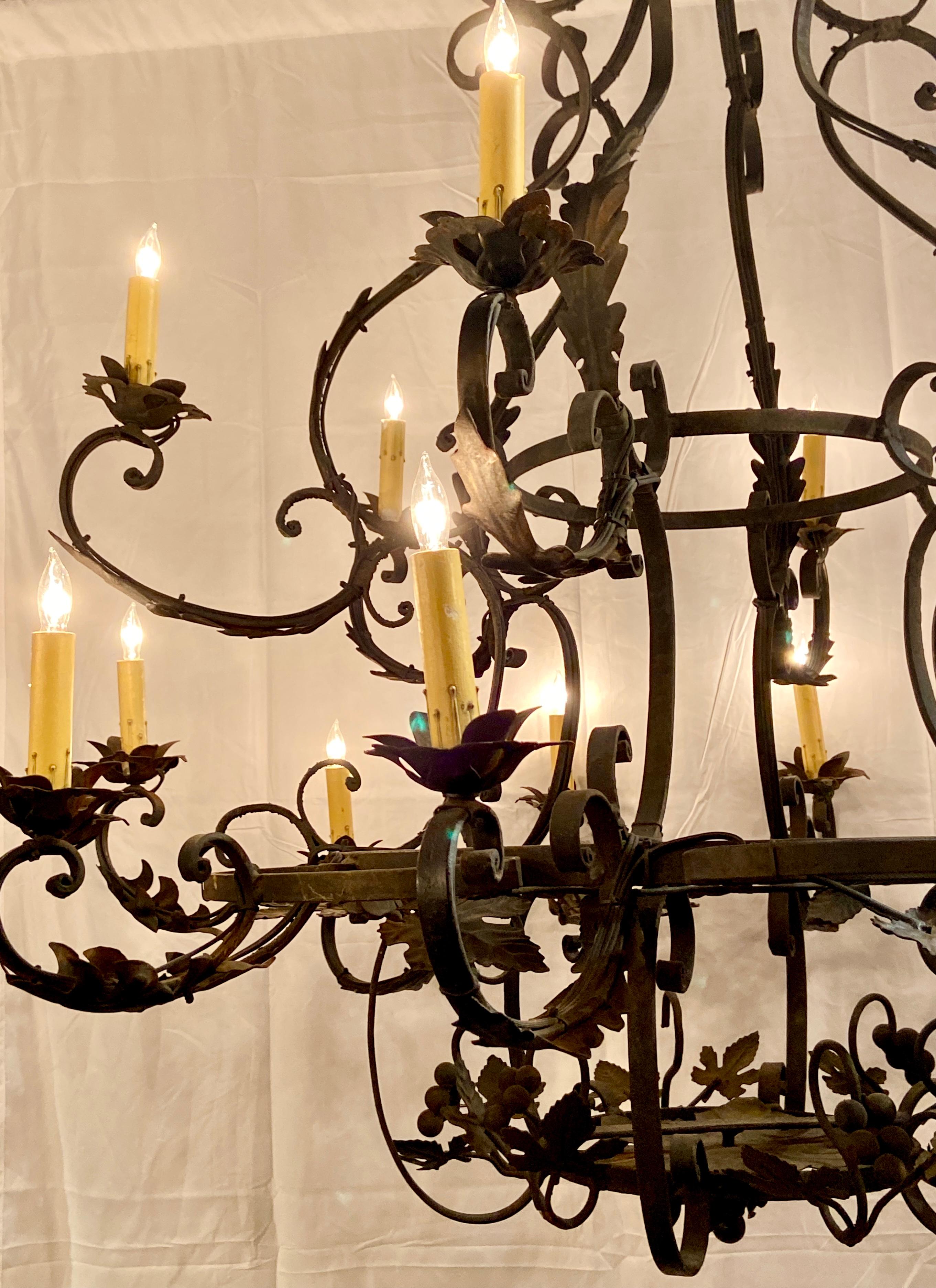 Antique French Wrought Iron 18-Light Chandelier with Grape Clusters In Good Condition In New Orleans, LA