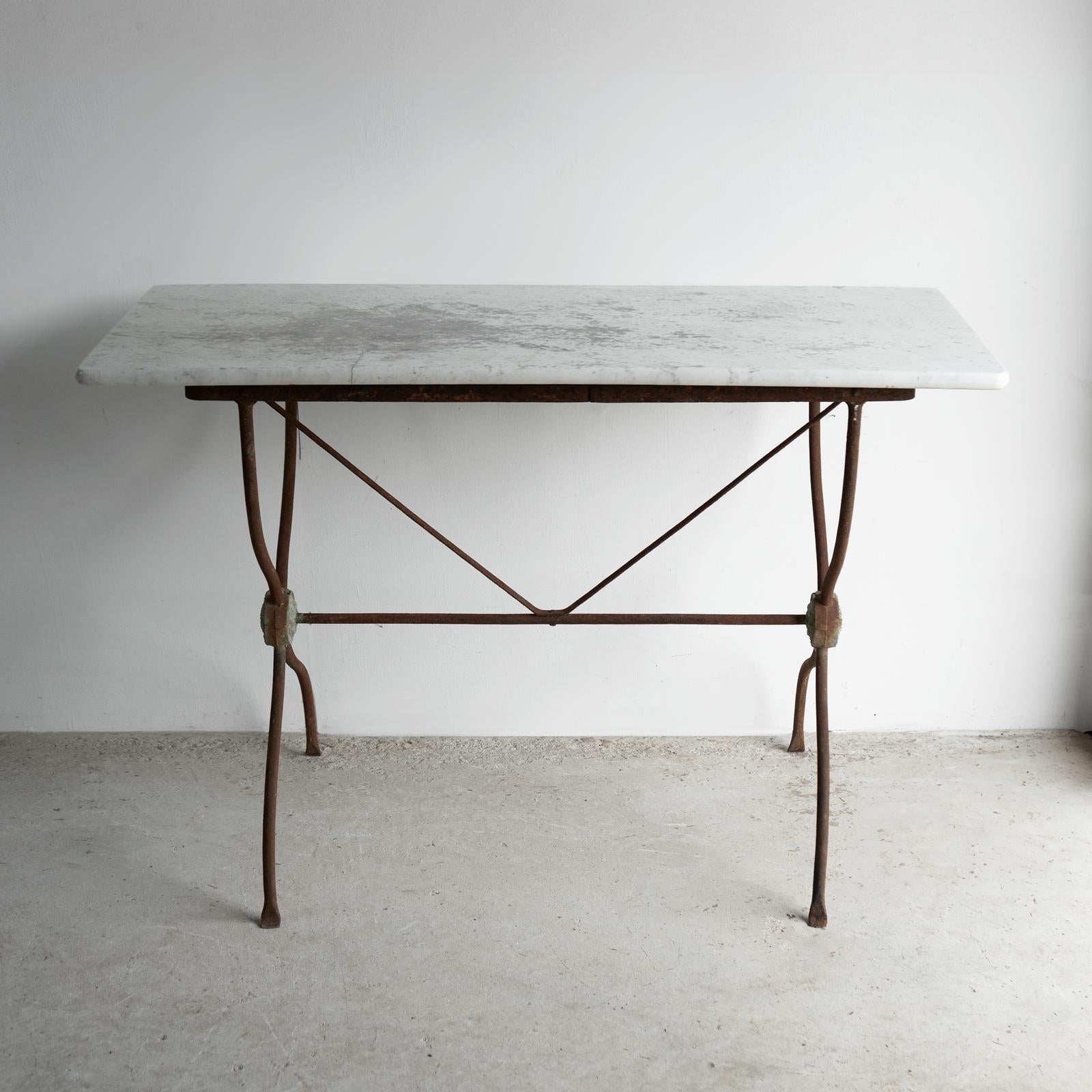 Antique French Mesa Bistro de Hierro Forjado y Mármol, Siglo XIX Hecho a mano en venta