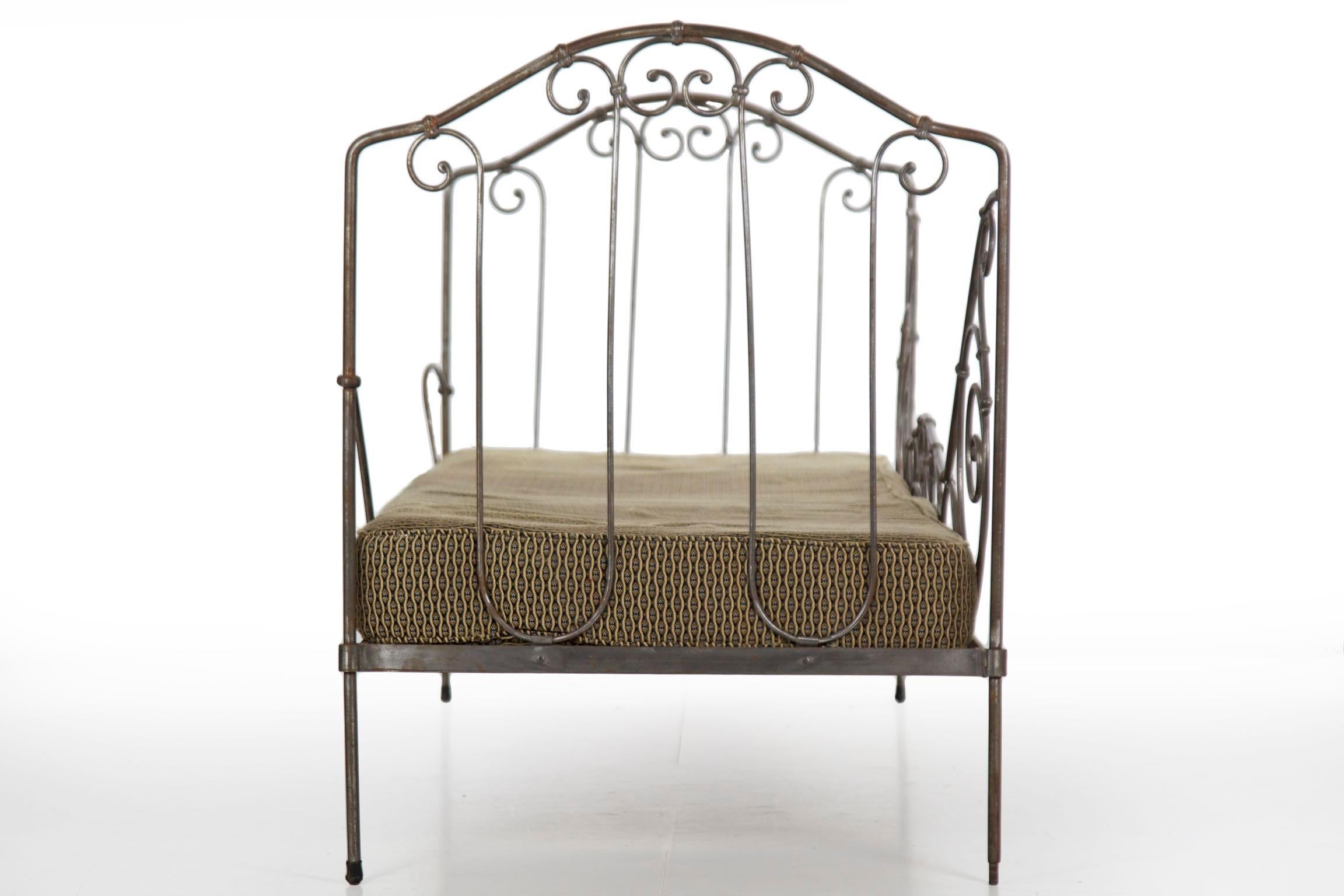 Antique French Wrought Iron Campaign Style Daybed Sofa In Good Condition In Shippensburg, PA