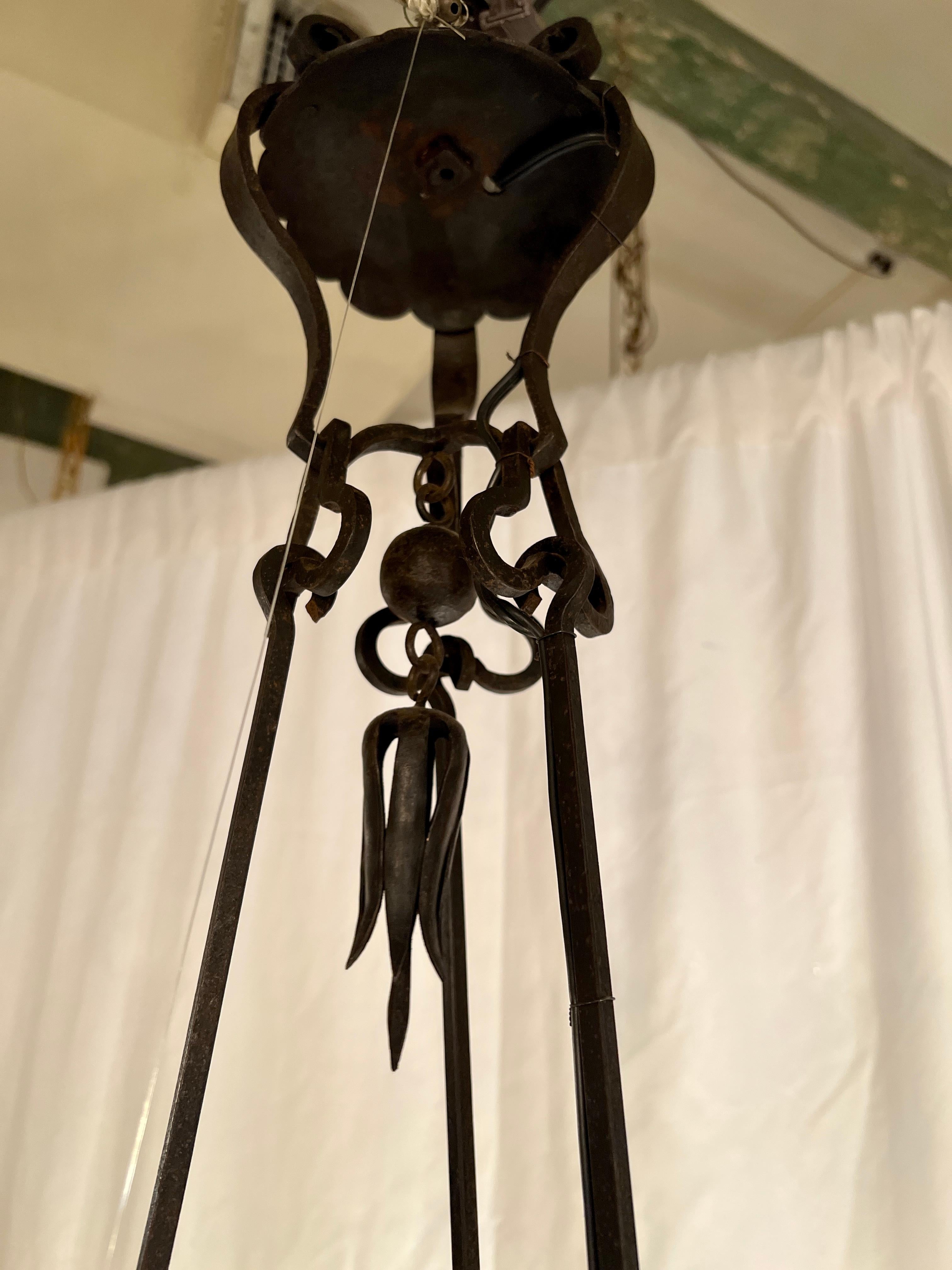 Antique French Wrought Iron Chandelier, Circa 1900-1910. In Good Condition For Sale In New Orleans, LA