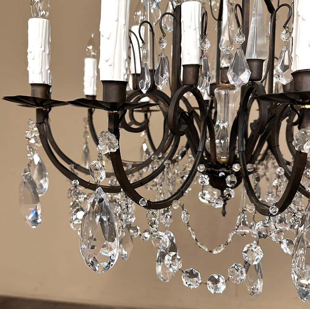 Cristallo Antico lampadario francese in ferro battuto e cristallo in vendita