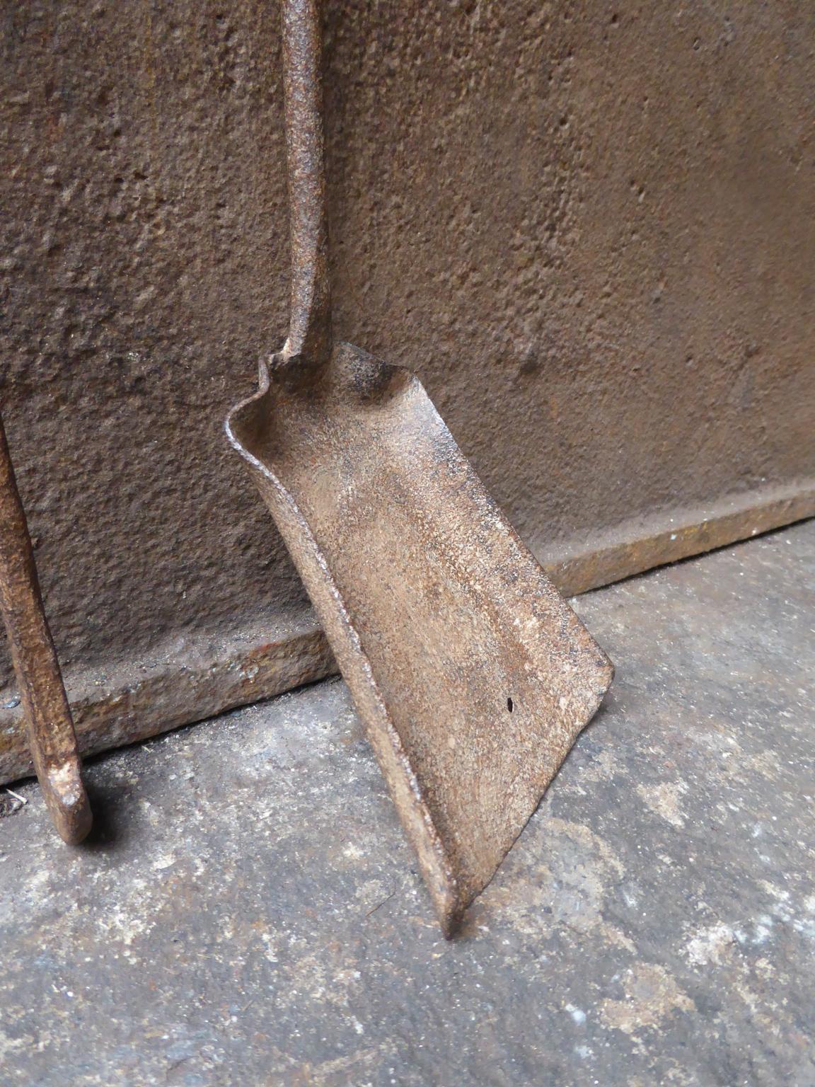 Antique French Wrought Iron Fireplace Tools or Fire Tools, 17th-18th Century In Good Condition For Sale In Amerongen, NL