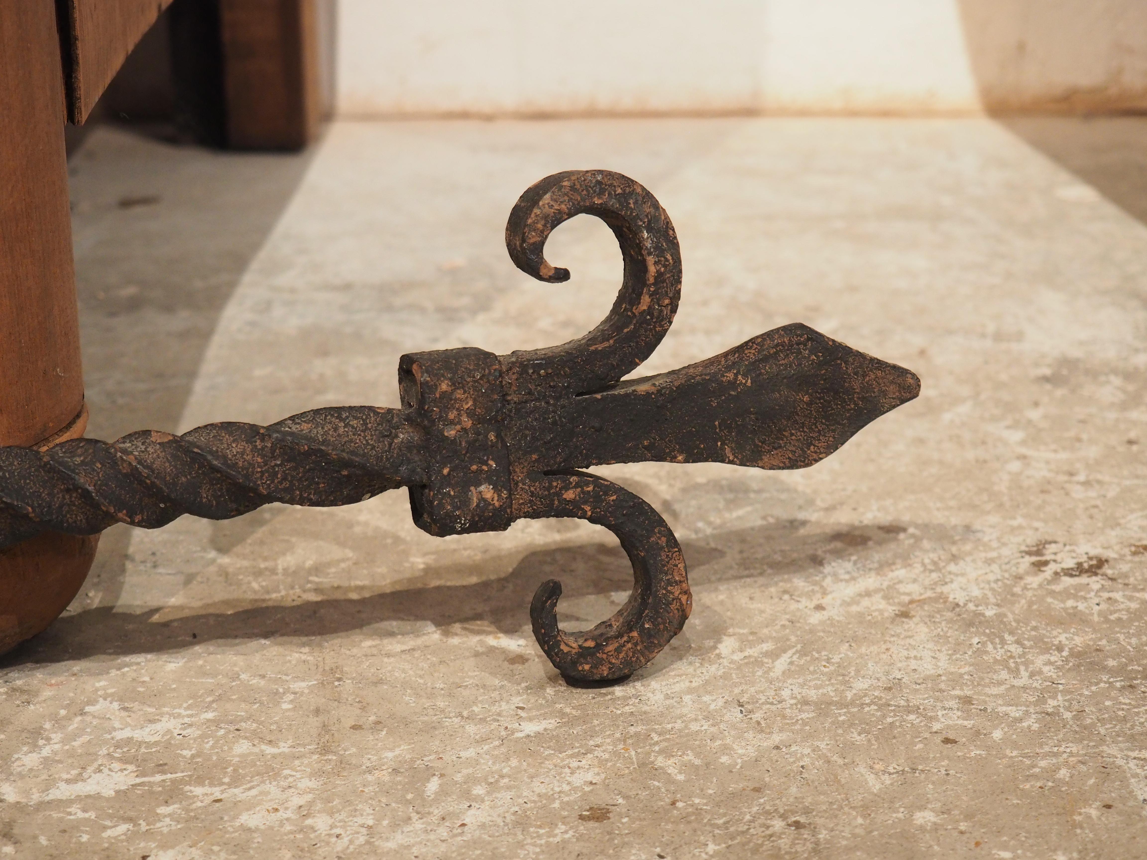 Antique French Wrought Iron Fleur de Lys Hanging Rod or Door Pull, 19th Century 13