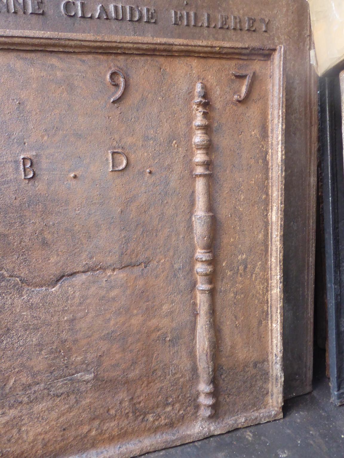 Antiker französischer „Jahre“-Kaminschirm, 18. Jahrhundert (Gegossen) im Angebot