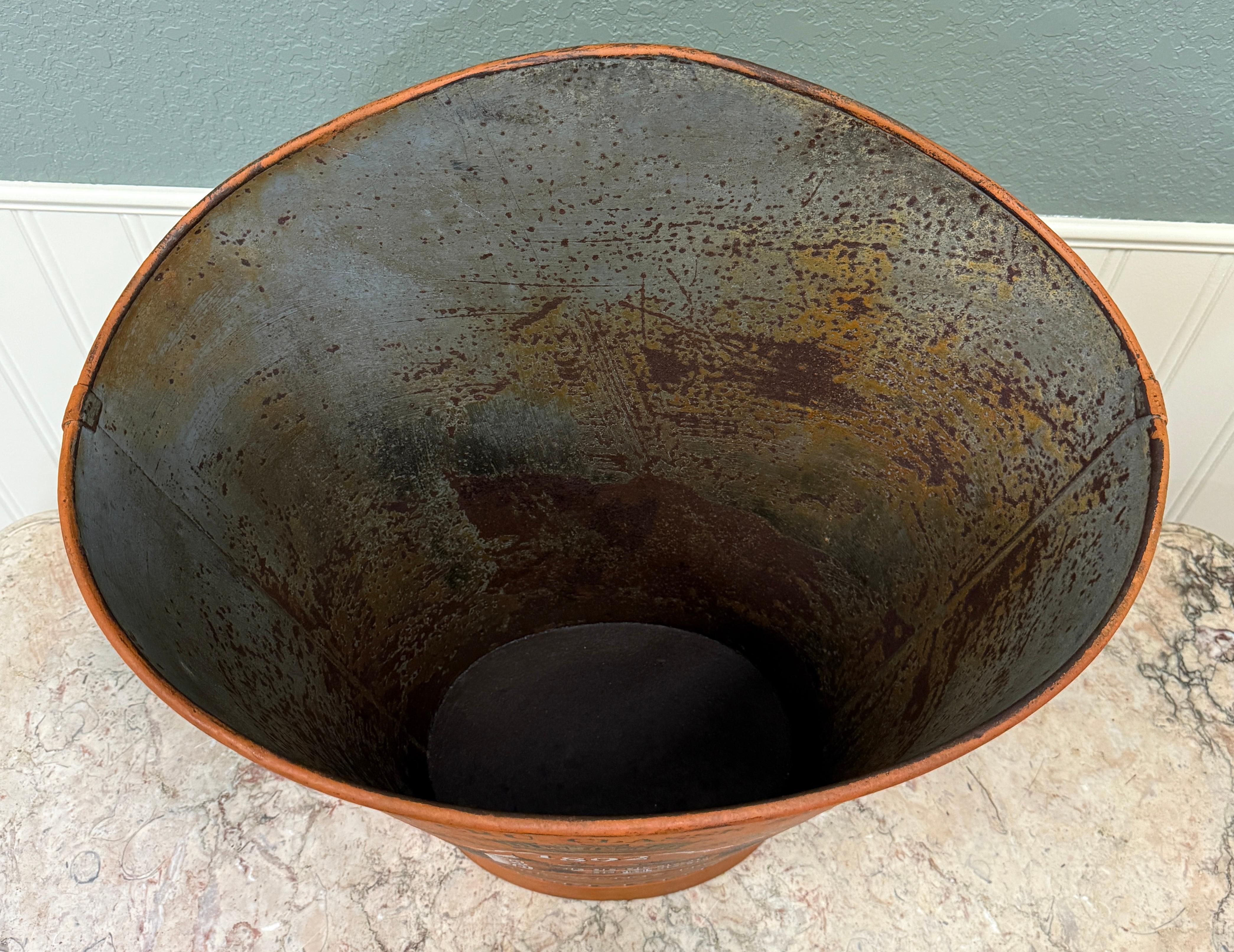 Antikes französisches Zink Trauben Hod Weinkeller Ernte Bucket Basket Pflanzgefäß aus Zink um 1900 im Angebot 4
