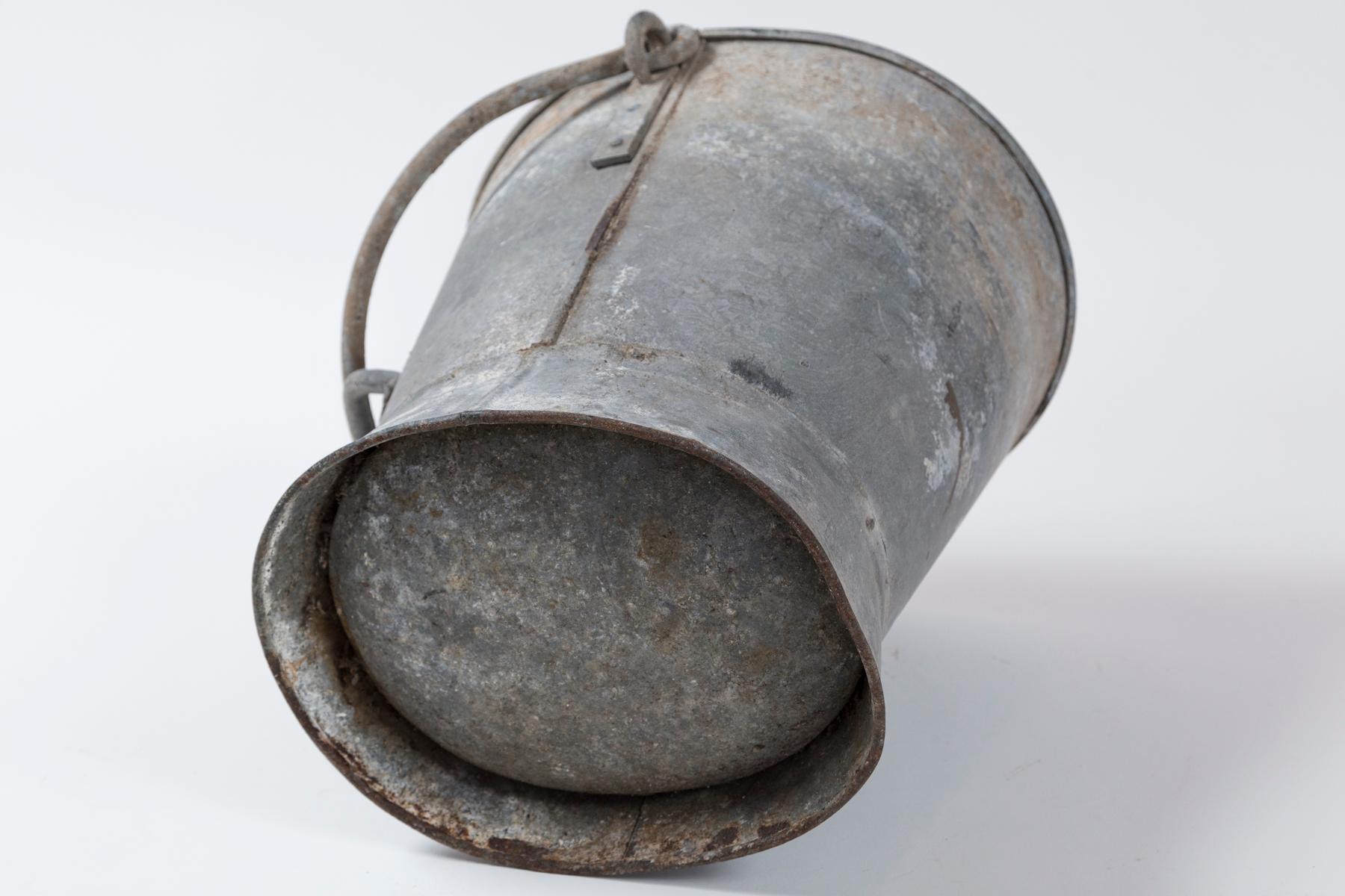 Antique French Zinc Milk Bucket, early 20th Century For Sale 3