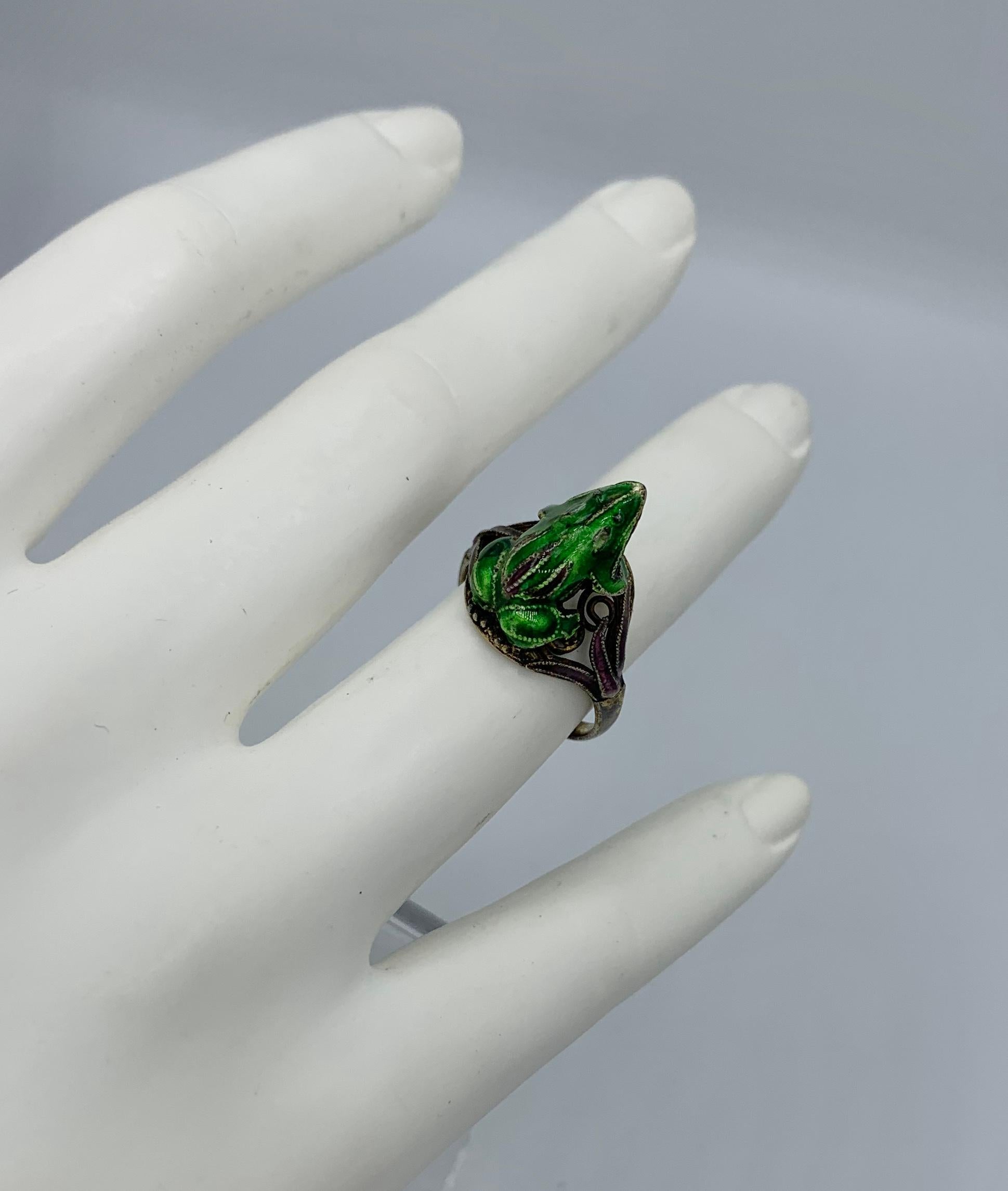 Women's or Men's Antique Frog Ring Green Enamel Three Dimensional Silver Art Deco For Sale