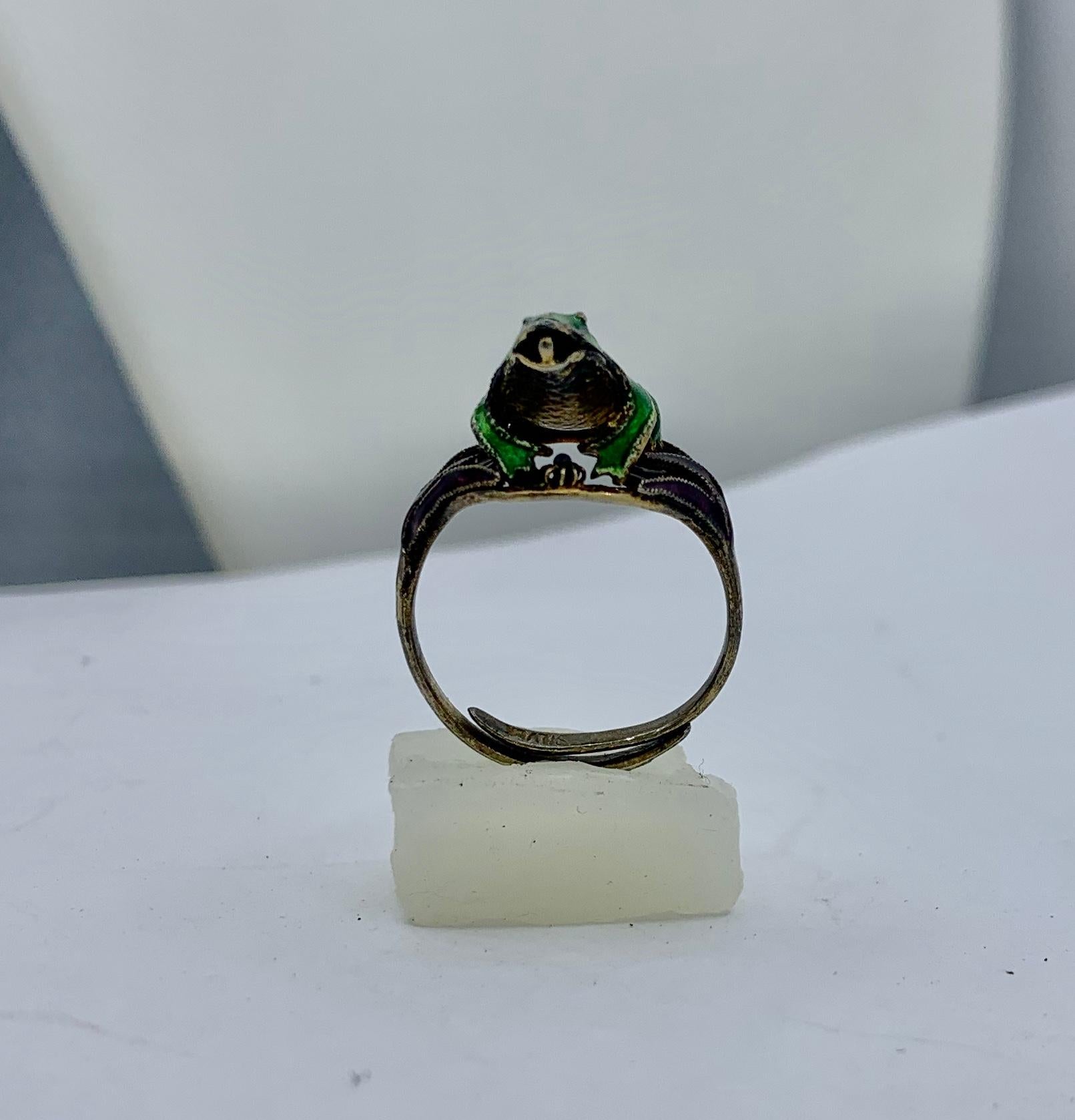 Antique Frog Ring Green Enamel Three Dimensional Silver Art Deco For Sale 2