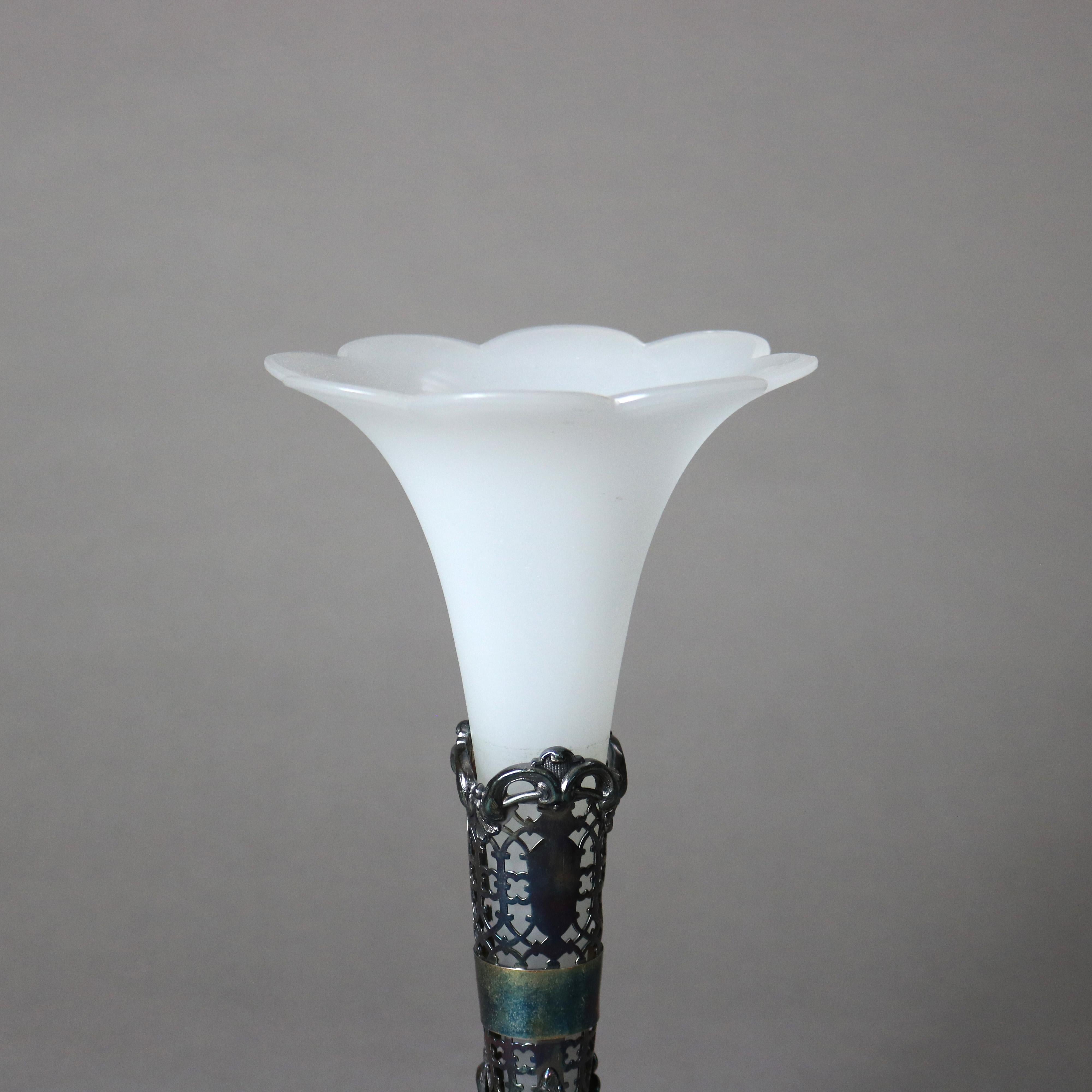 XX secolo Vaso antico in vetro smerigliato e placcato in argento C1910 in vendita
