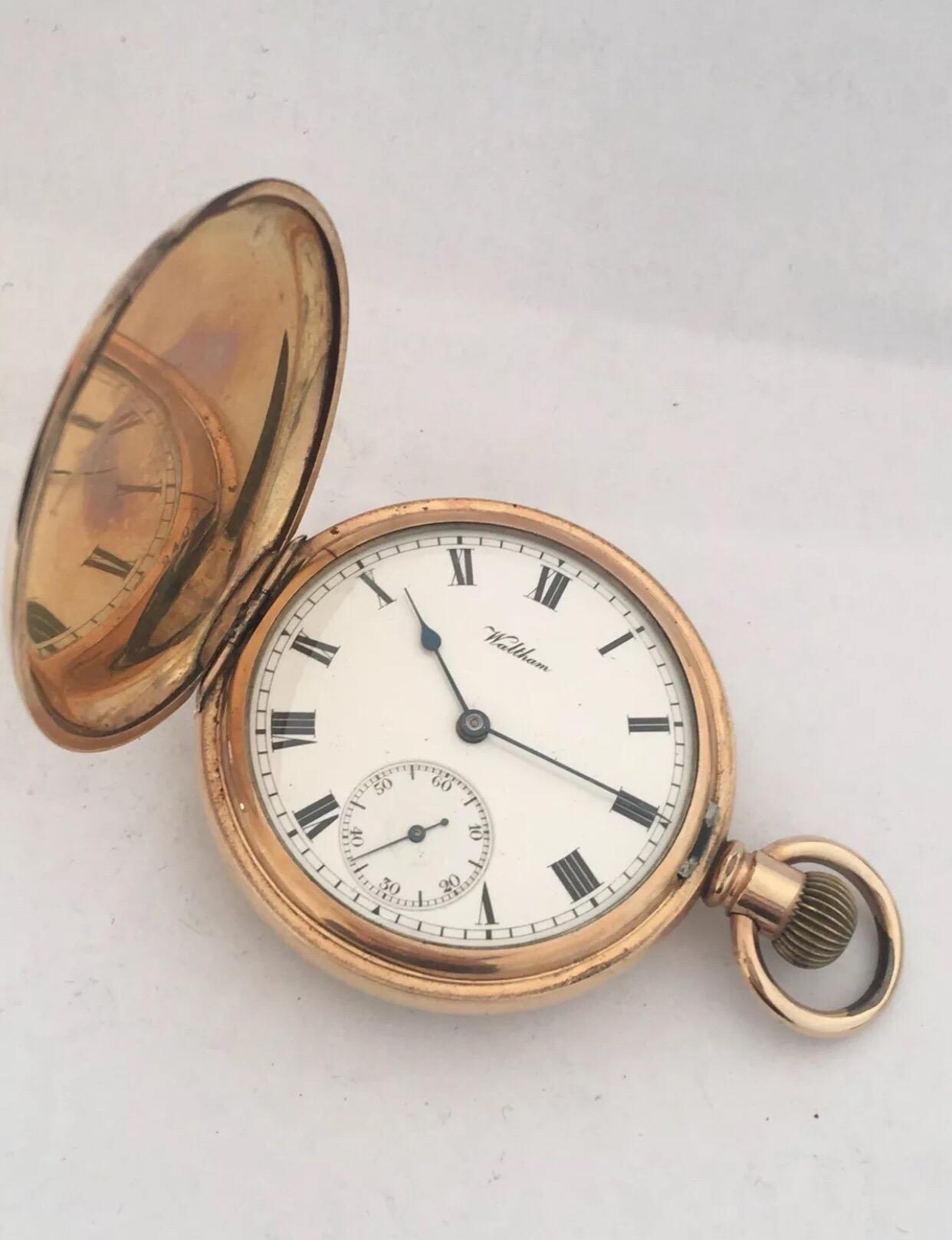 
This beautiful watch is in good working condition and ticking well.